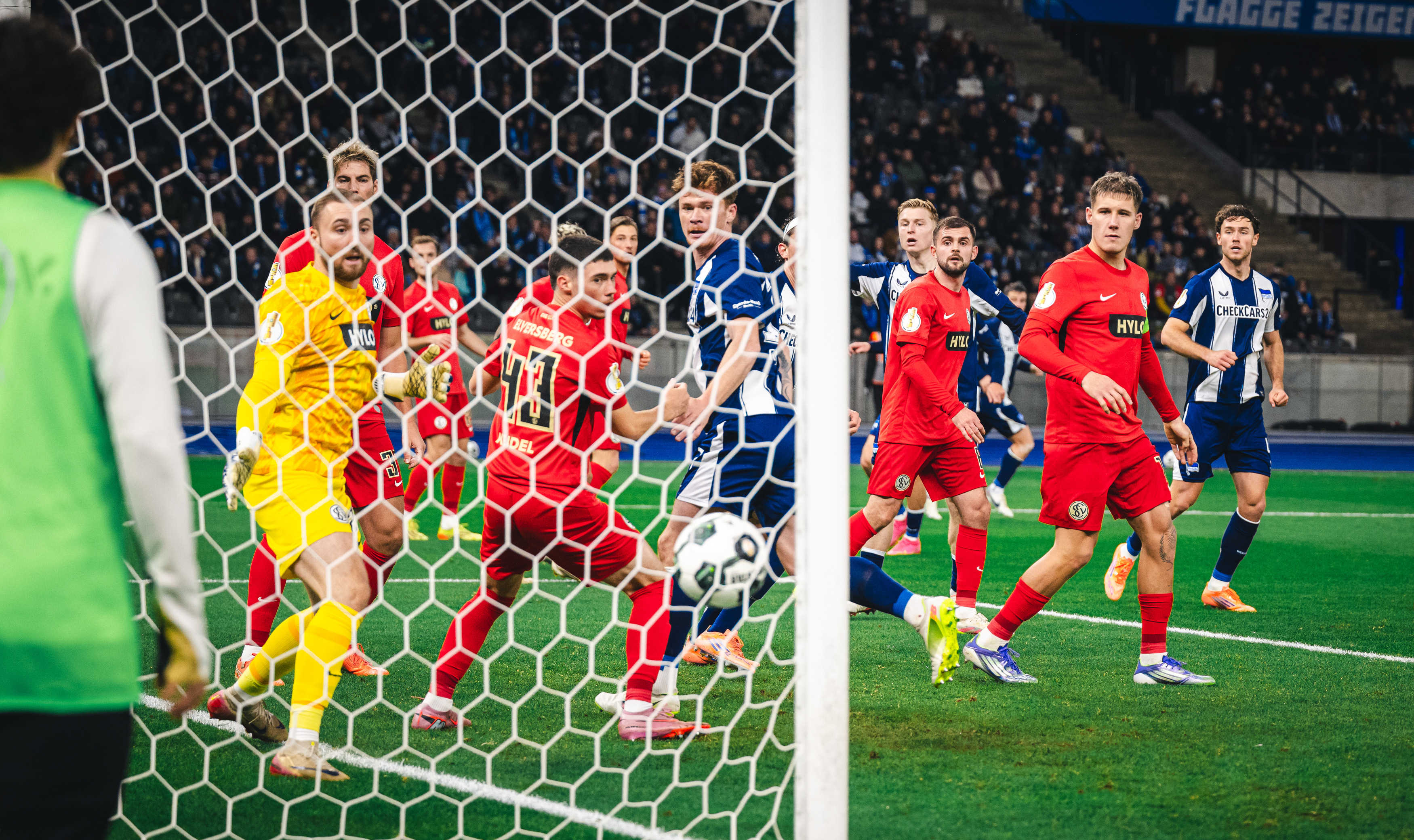 Grønning trifft zum 2:0.