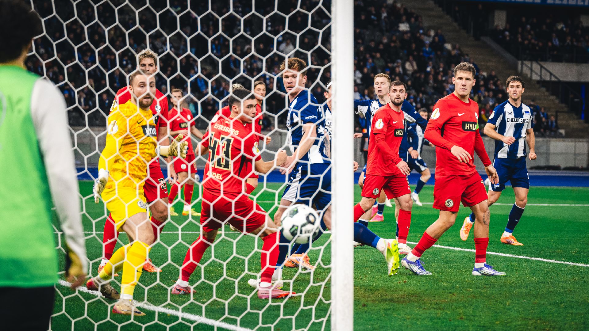 Grønning trifft zum 2:0.