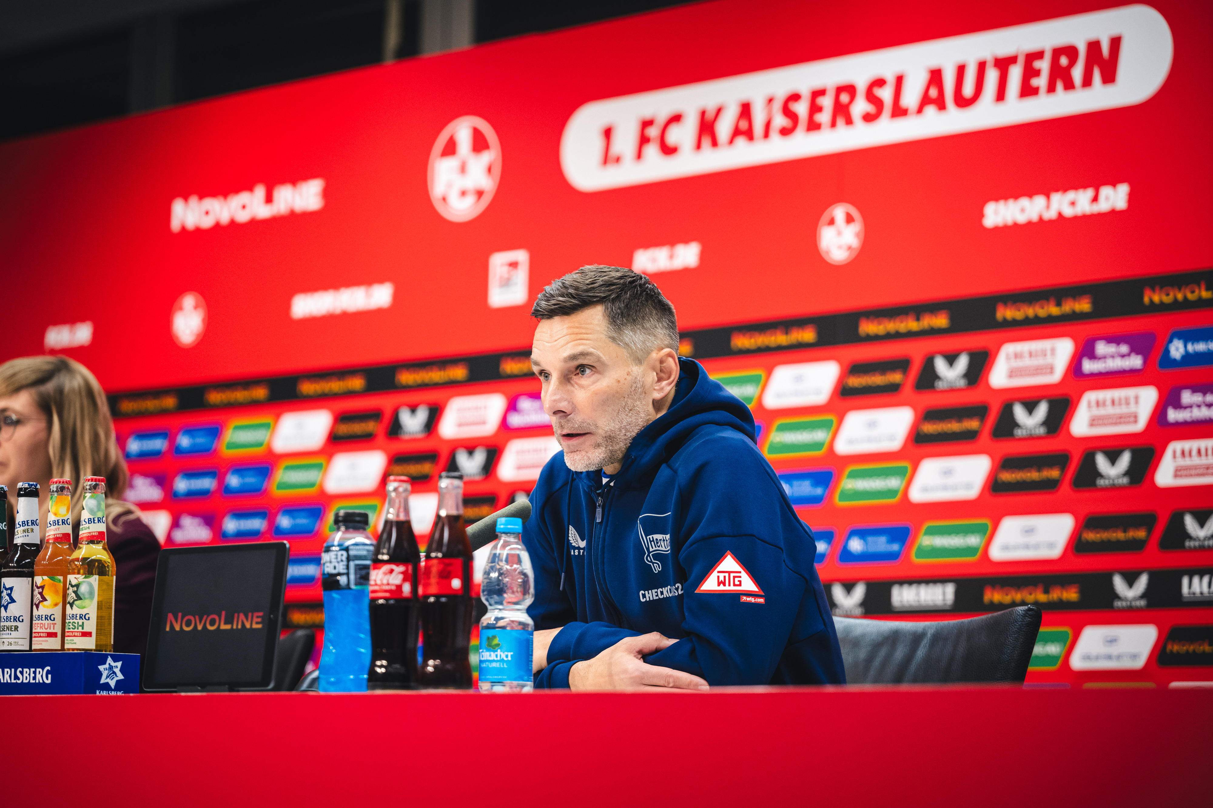 Stefan Leitl auf der Pressekonferenz in Kaiserslautern.