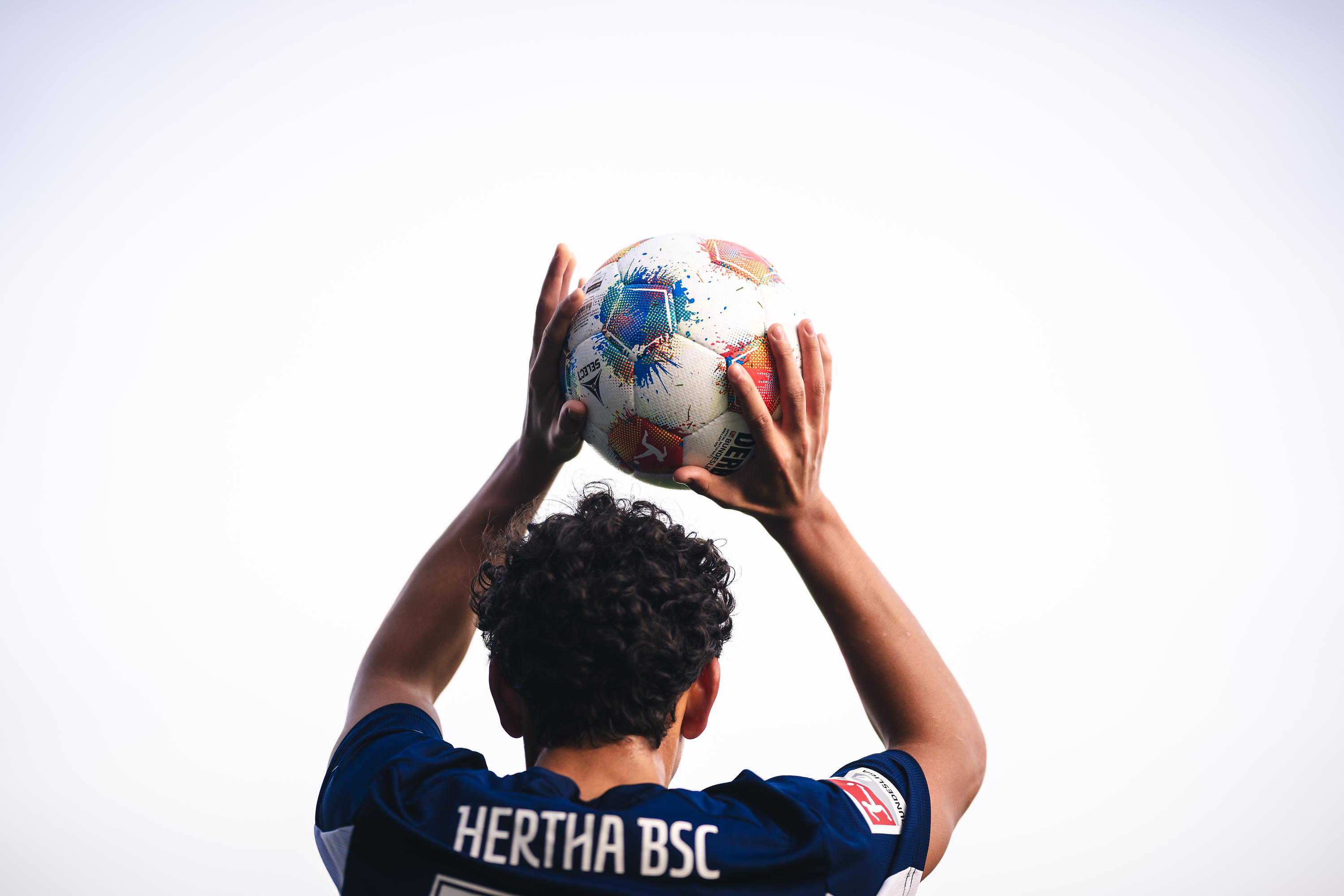 Ein Einwurf in einem Trainingsspiel.