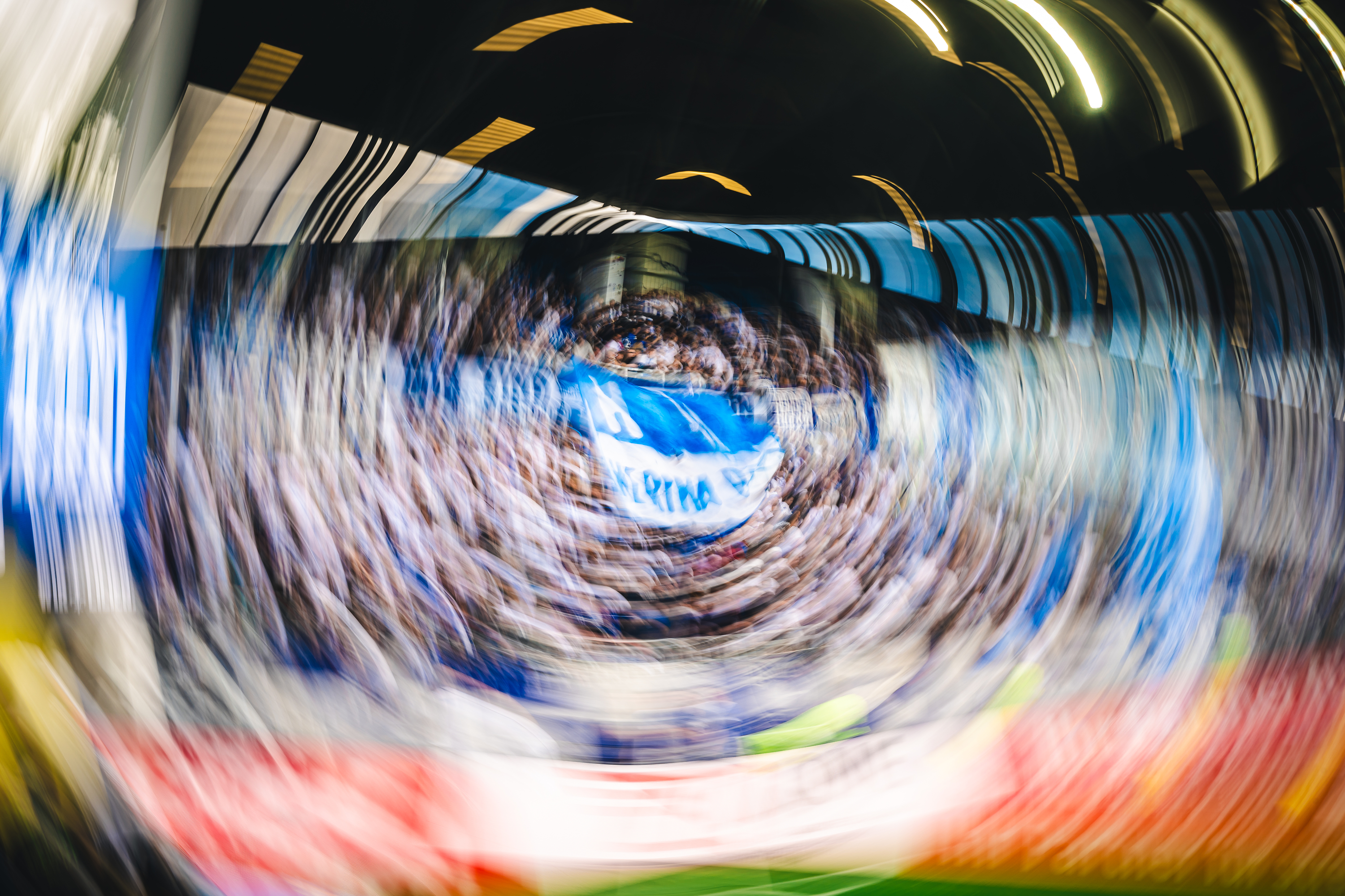 Der blau-weiße Gästeblock in Darmstadt.