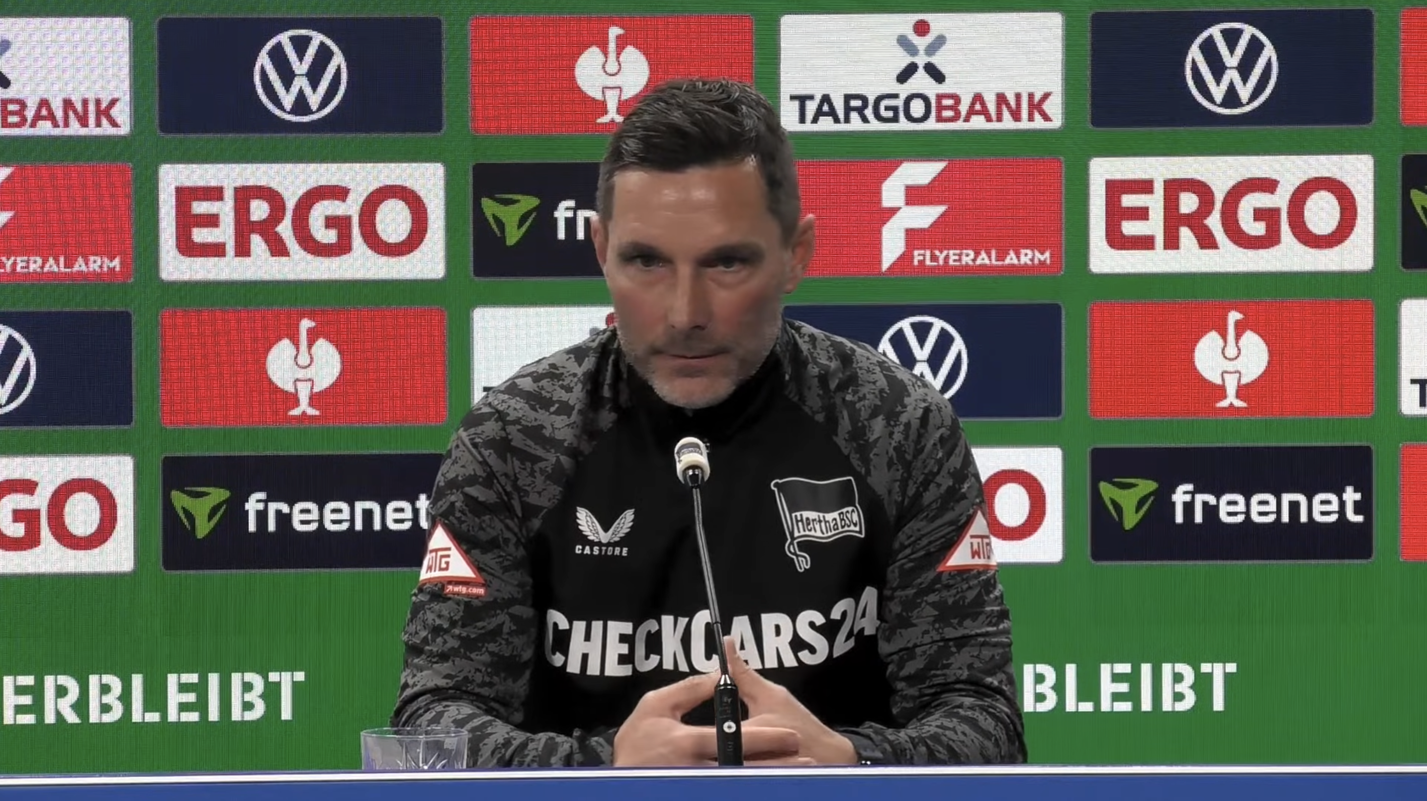 Stefan Leitl auf der Pressekonferenz.