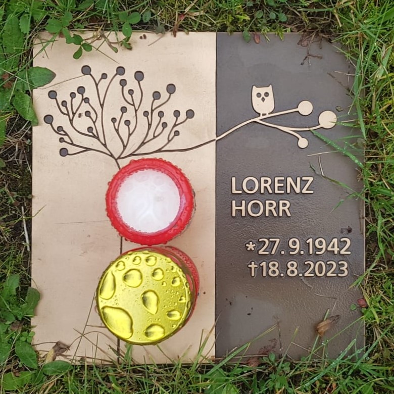 Das Grab von Lorenz Horr in Alsenborn.