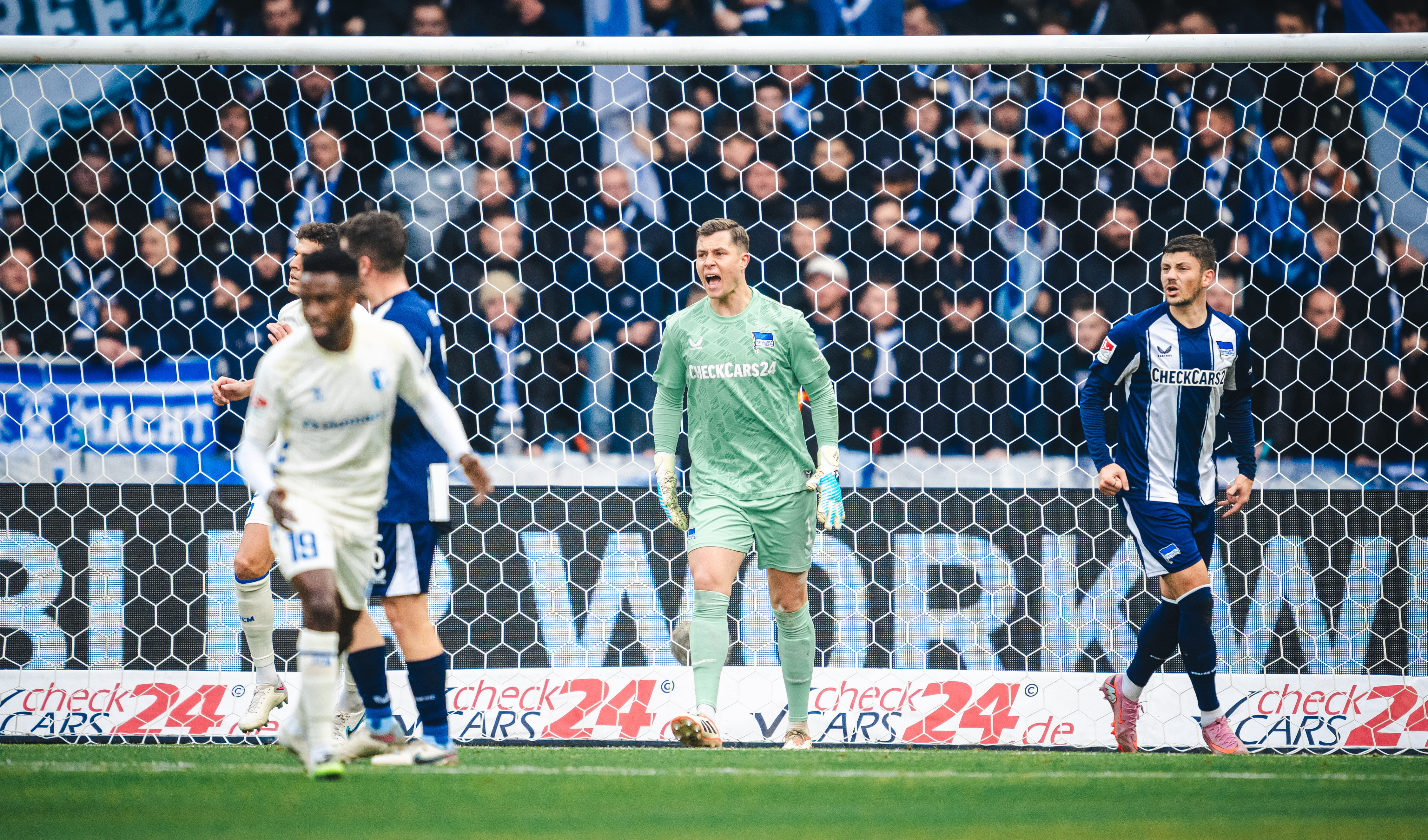 Tjark Ernst treibt seine Mitspieler an.