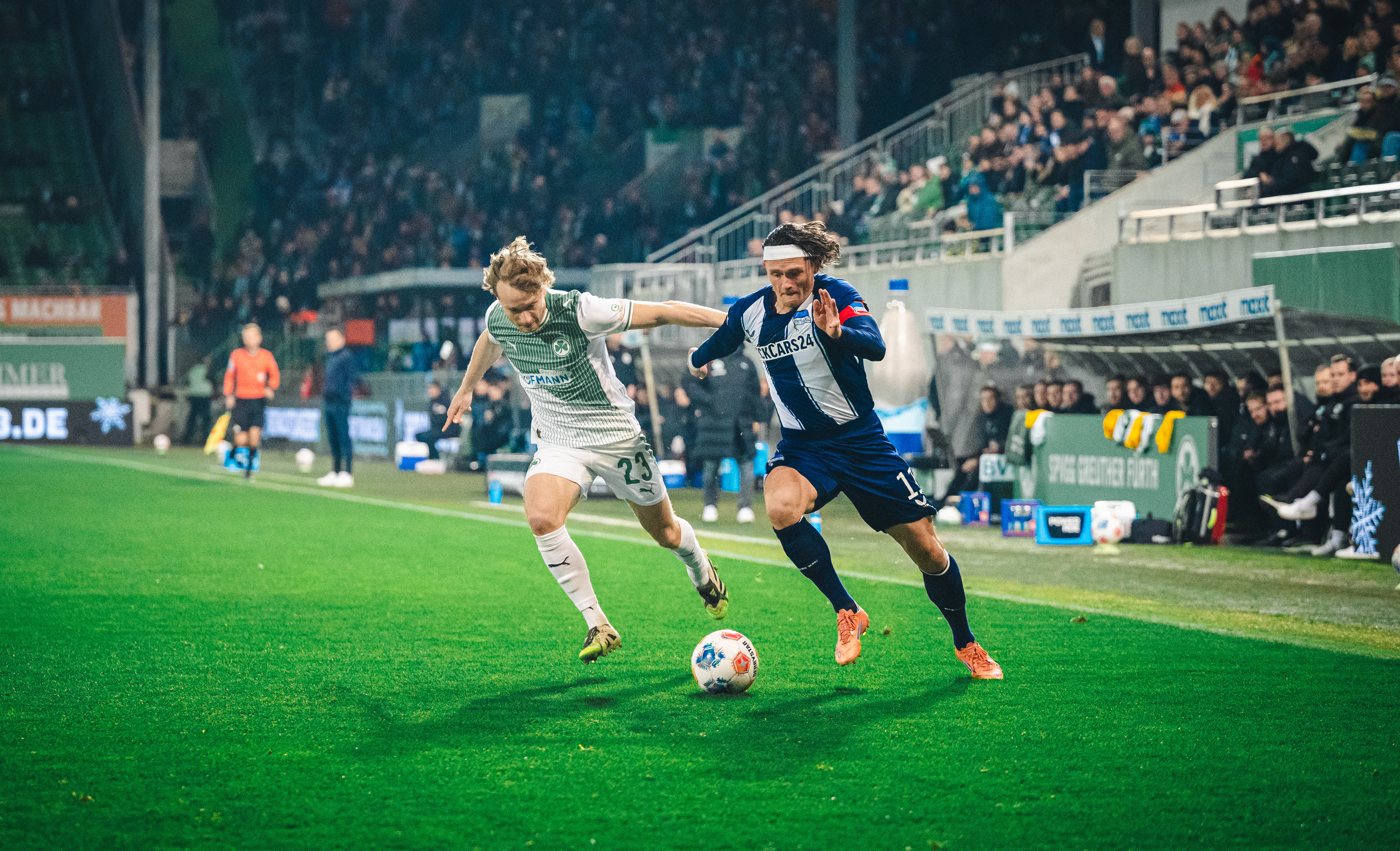 Fabian Reese führt den Ball.