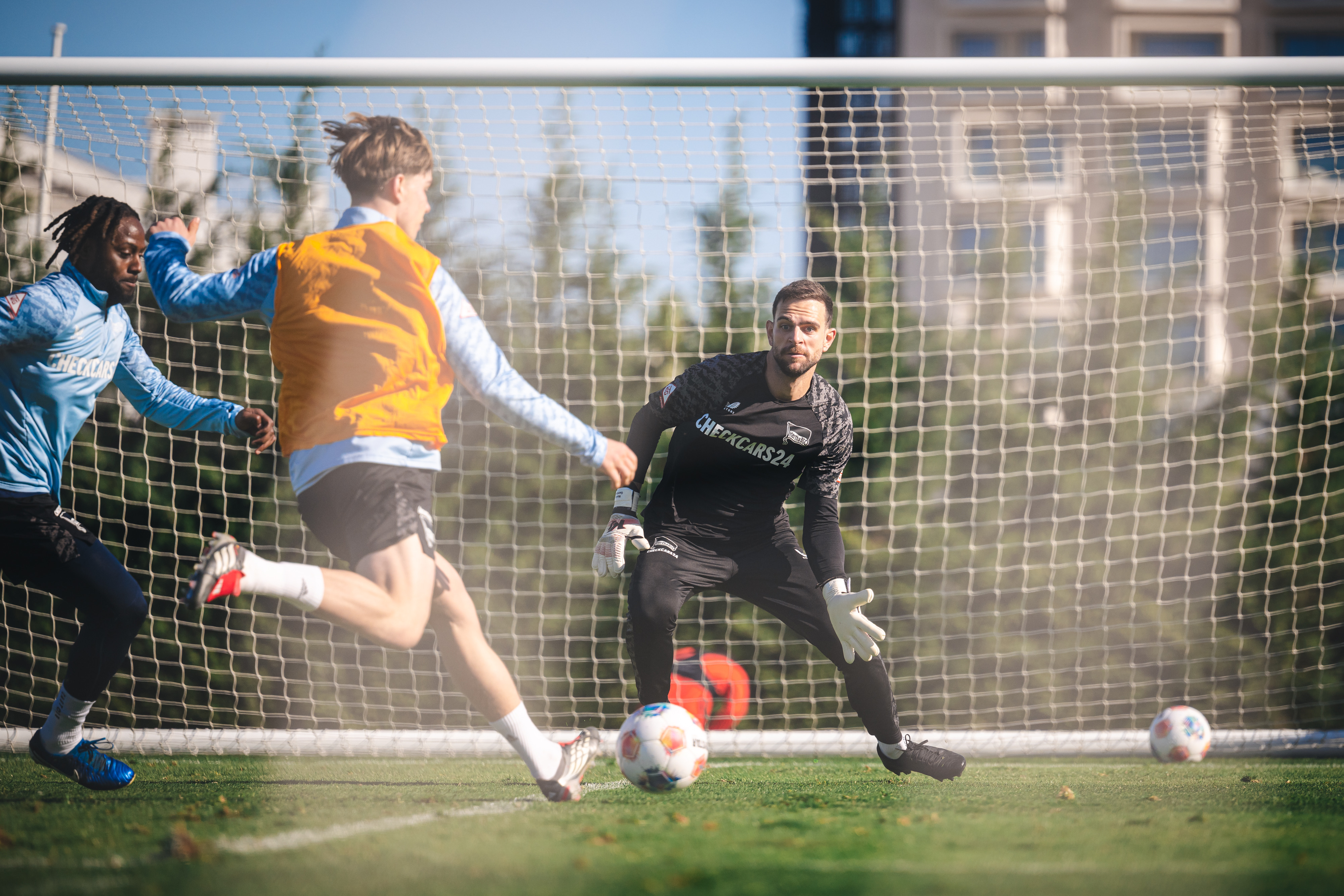 Kennet Eichhorn beim Torabschluss.