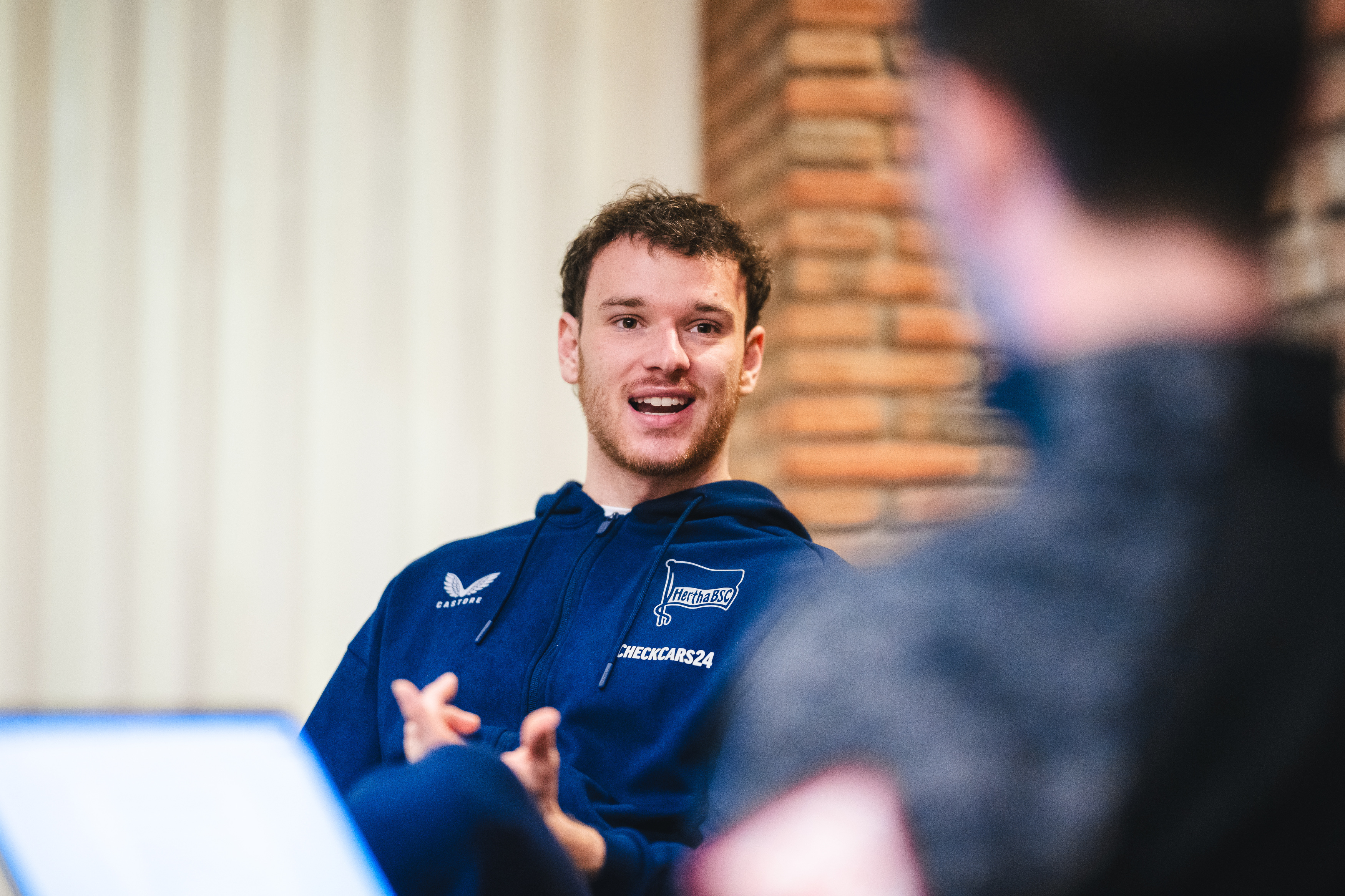 Pascal Klemens im Gespräch.