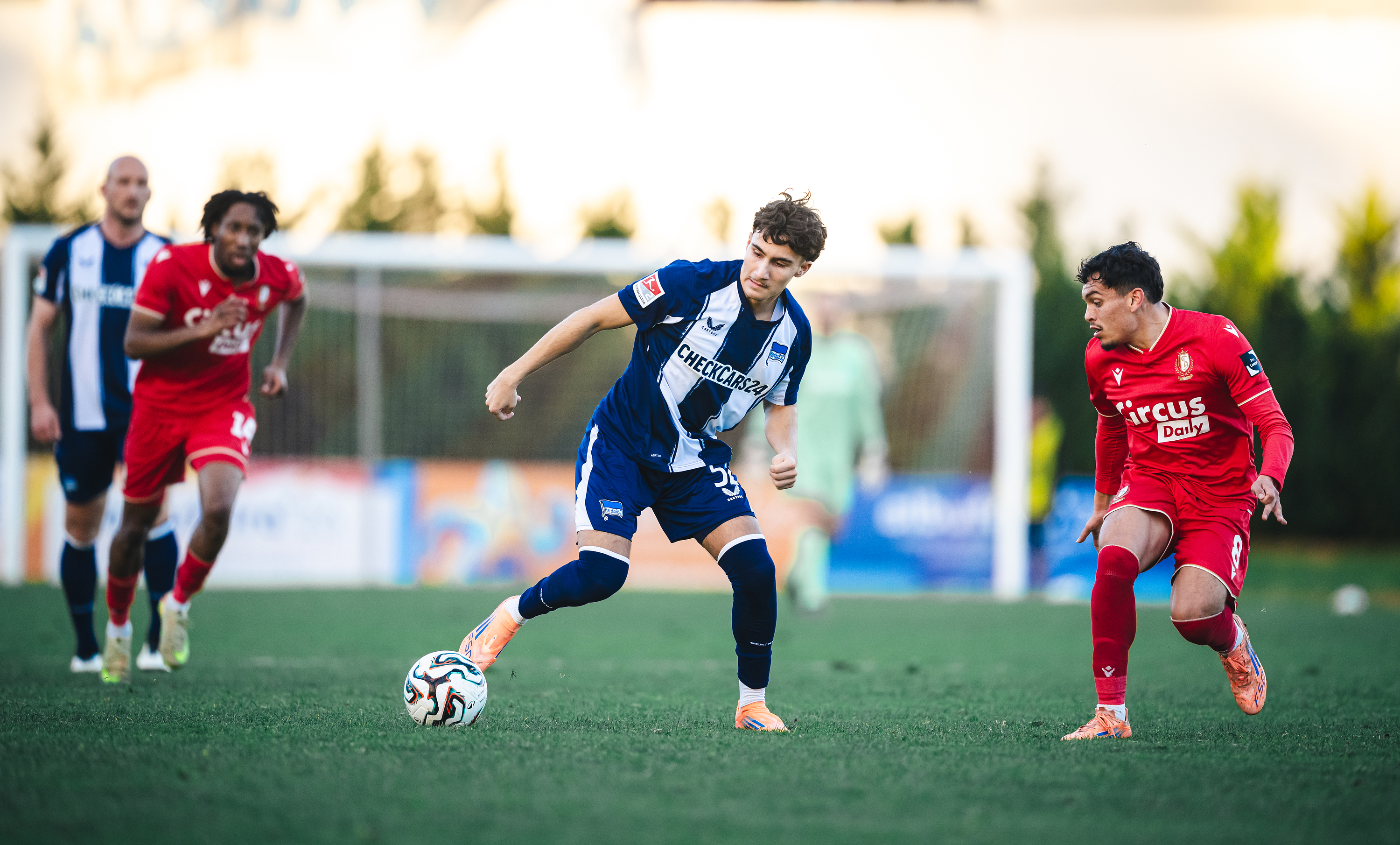 Kian Todorović am Ball.