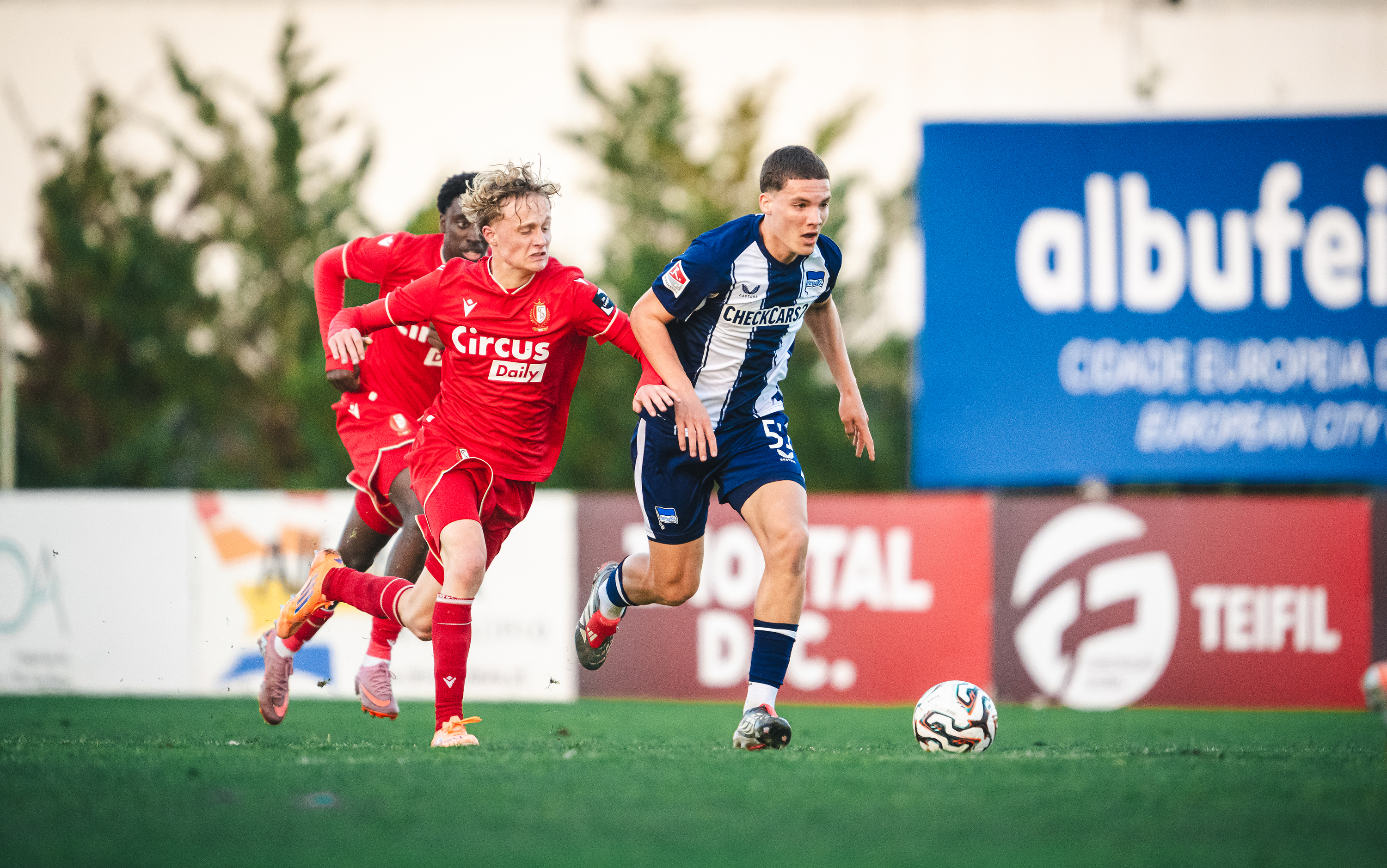 Soufian Gouram am Ball.