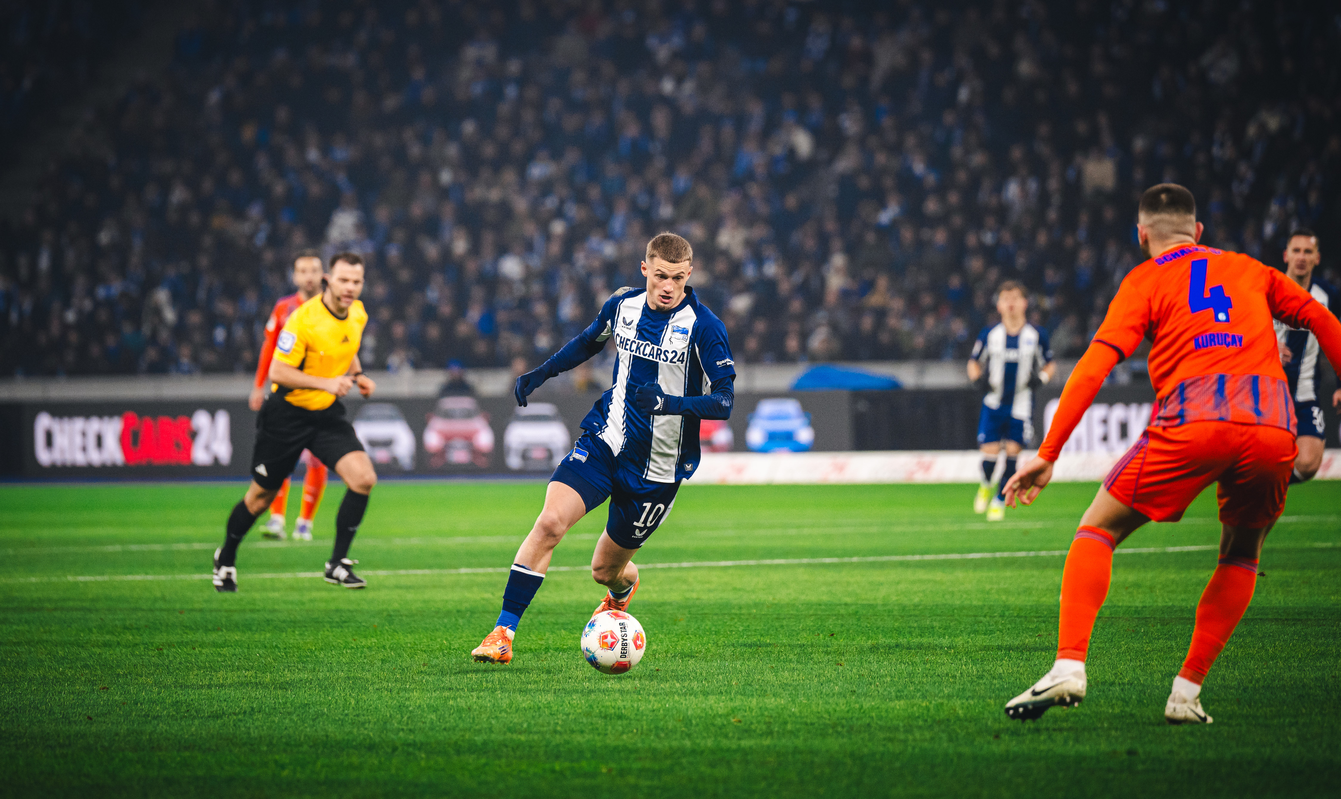 Cuisance in Aktion im Spiel gegen Schalke.