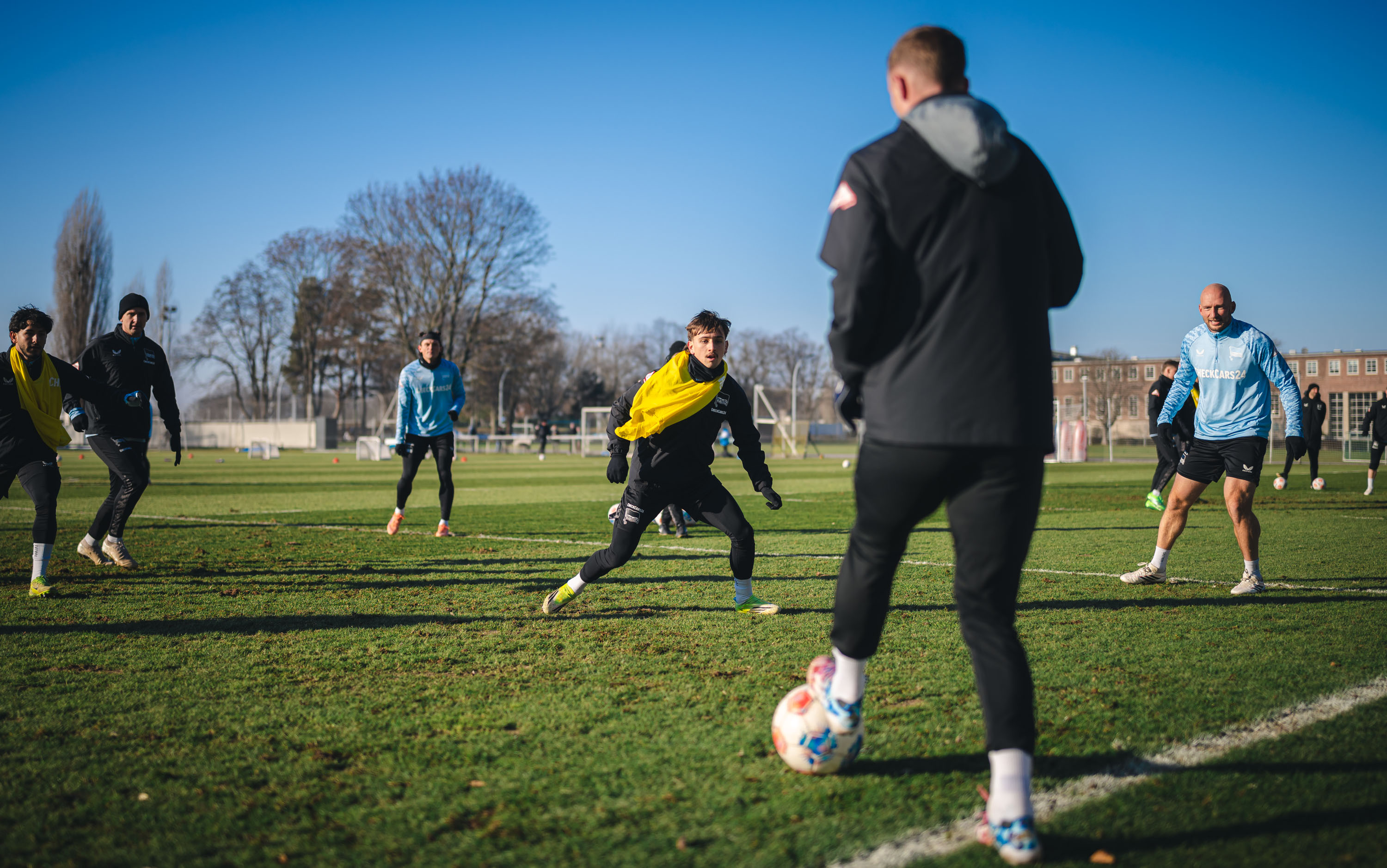 Unsere Jungs beim Rondo im Training.