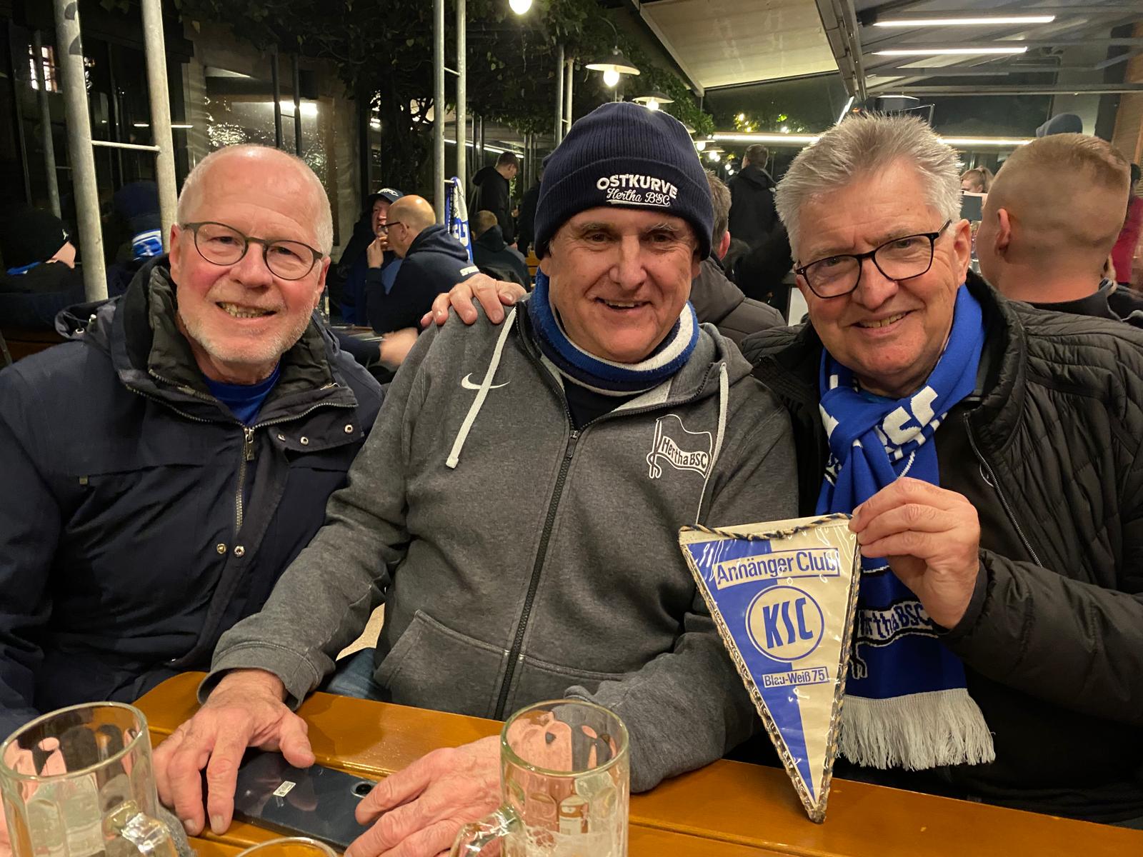 Karl Glück, Jürgen Ruthard und Helmut Friberg beim Treffen der Fanclubs in Karlsruhe.