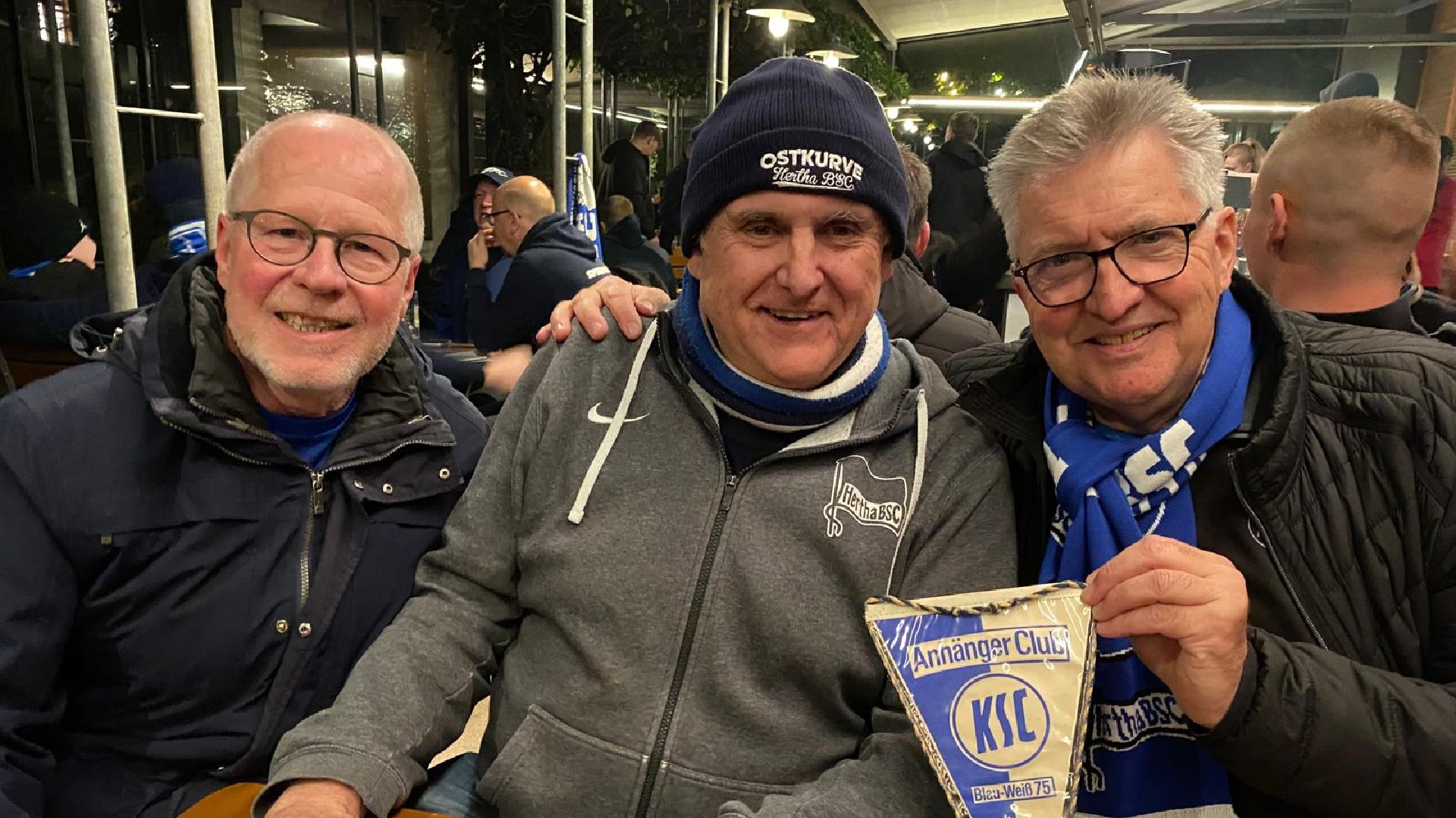 Karl Glück, Jürgen Ruthard und Helmut Friberg beim Treffen der Fanclubs in Karlsruhe.