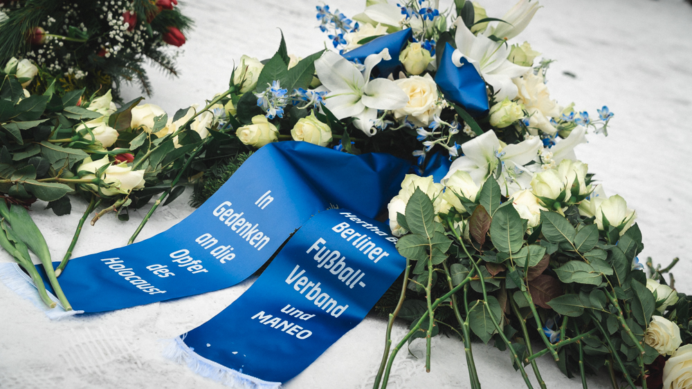 Kranzniederlegung am ‚Gleis 17‘.