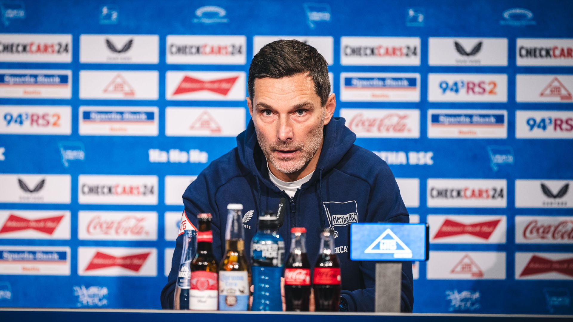 Stefan Leitl bei der PK nach dem Heimspiel gegen Darmstadt.