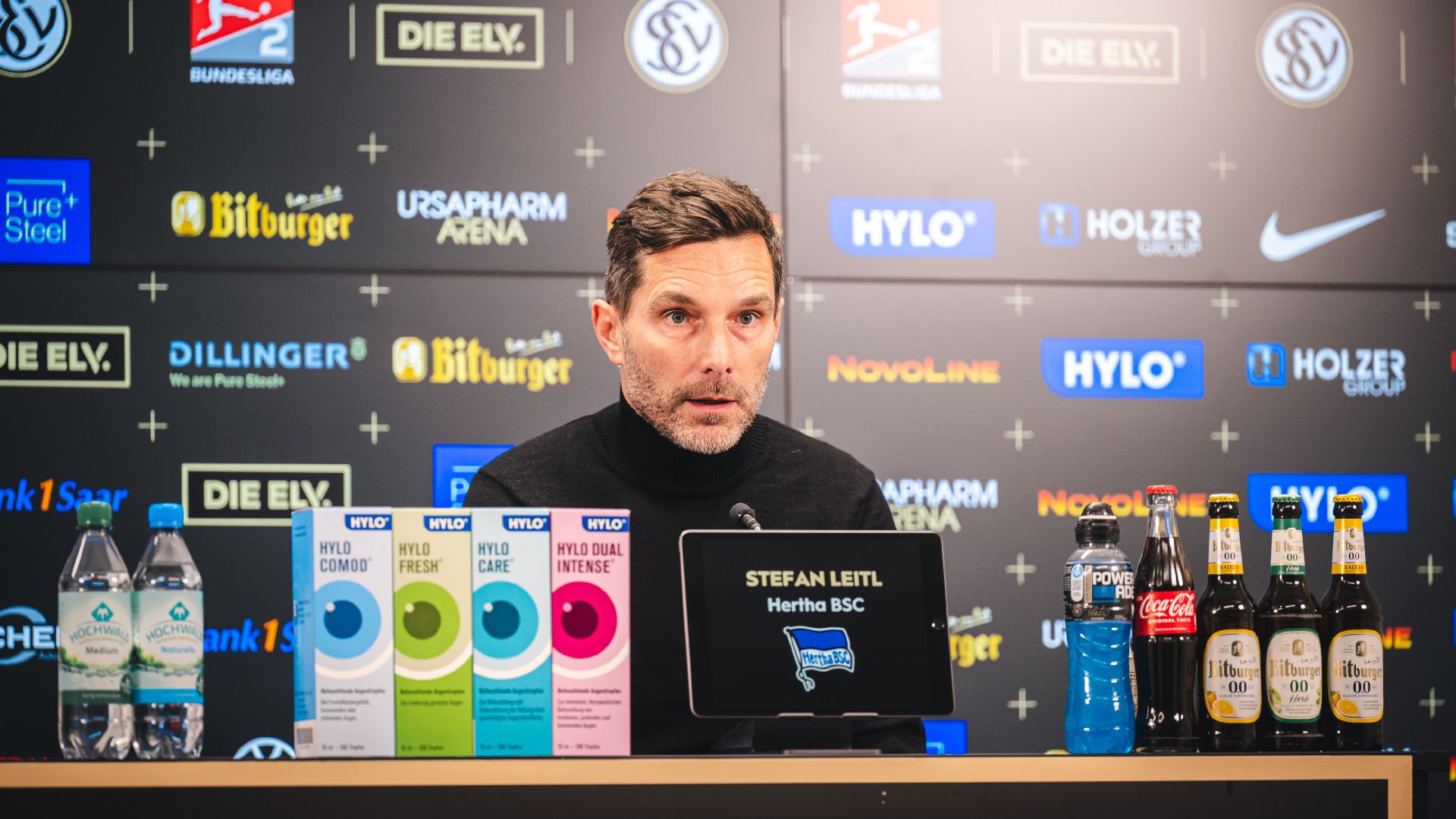 Stefan Leitl bei der PK in Elversberg.