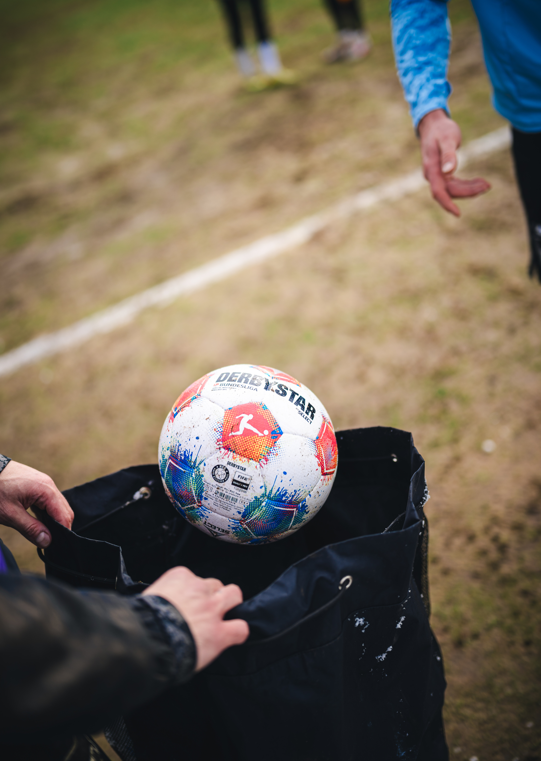 Ein Ballsack auf dem Trainingsplatz.