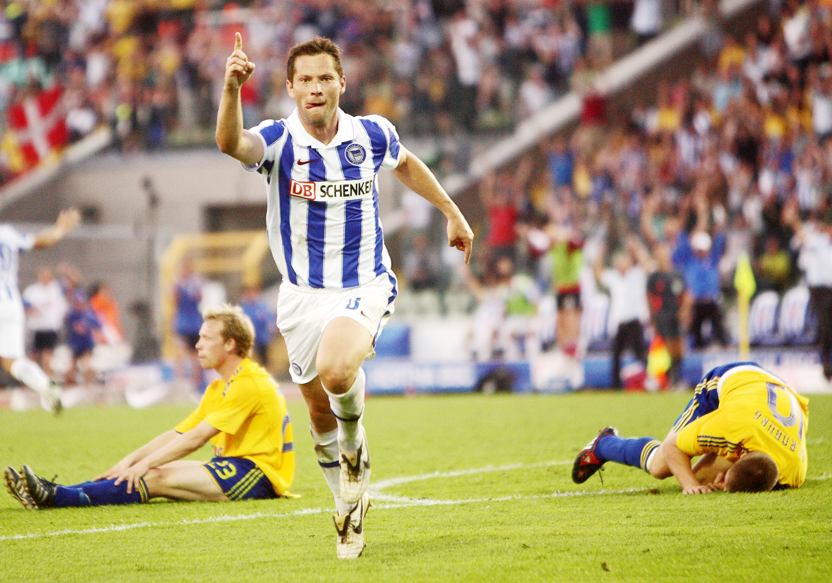 Pál Dárdai bejubelt ein Tor gegen Brøndby IF in der Europa League.