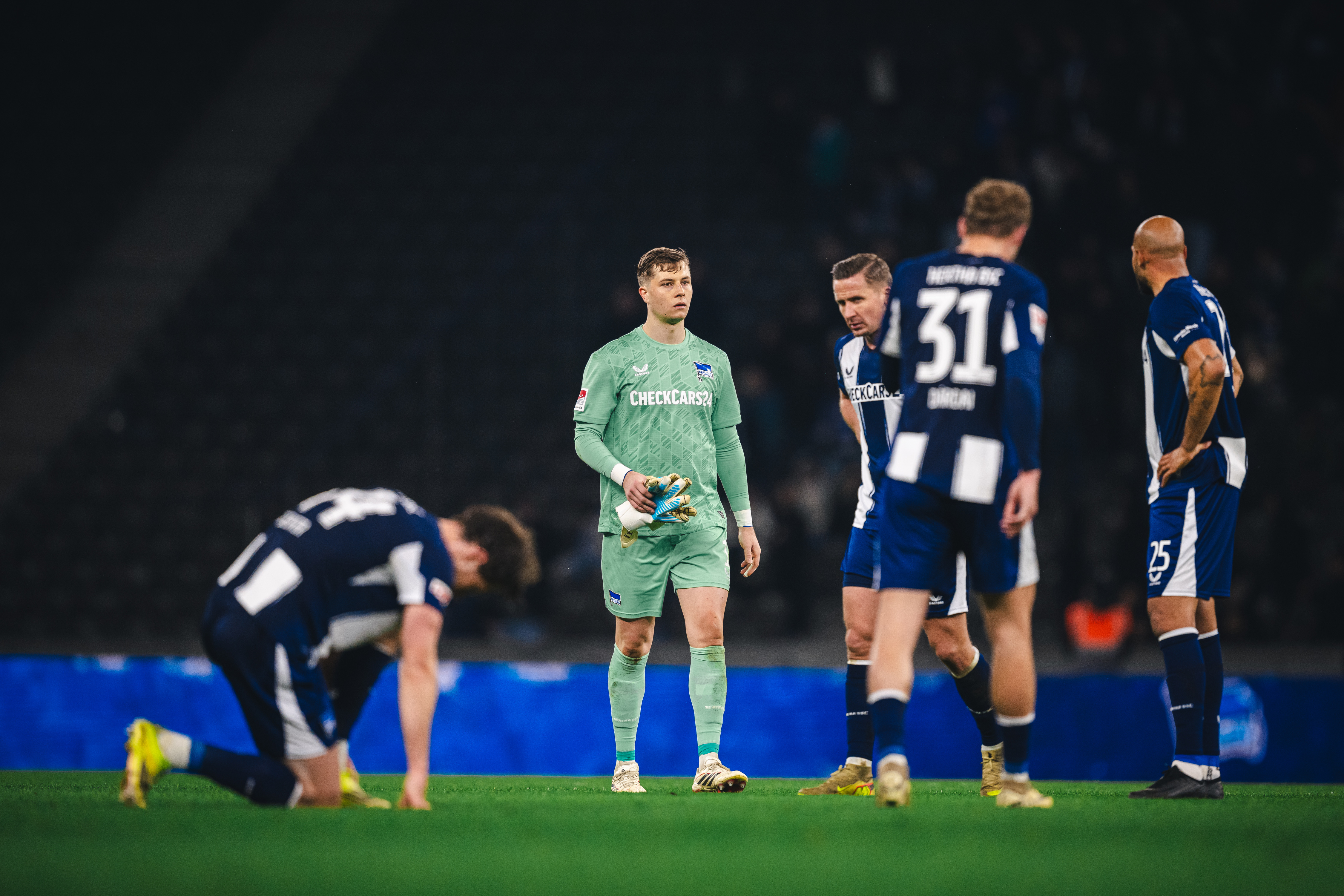 Tjark Ernst und Kollegen blicken enttäuscht drein.