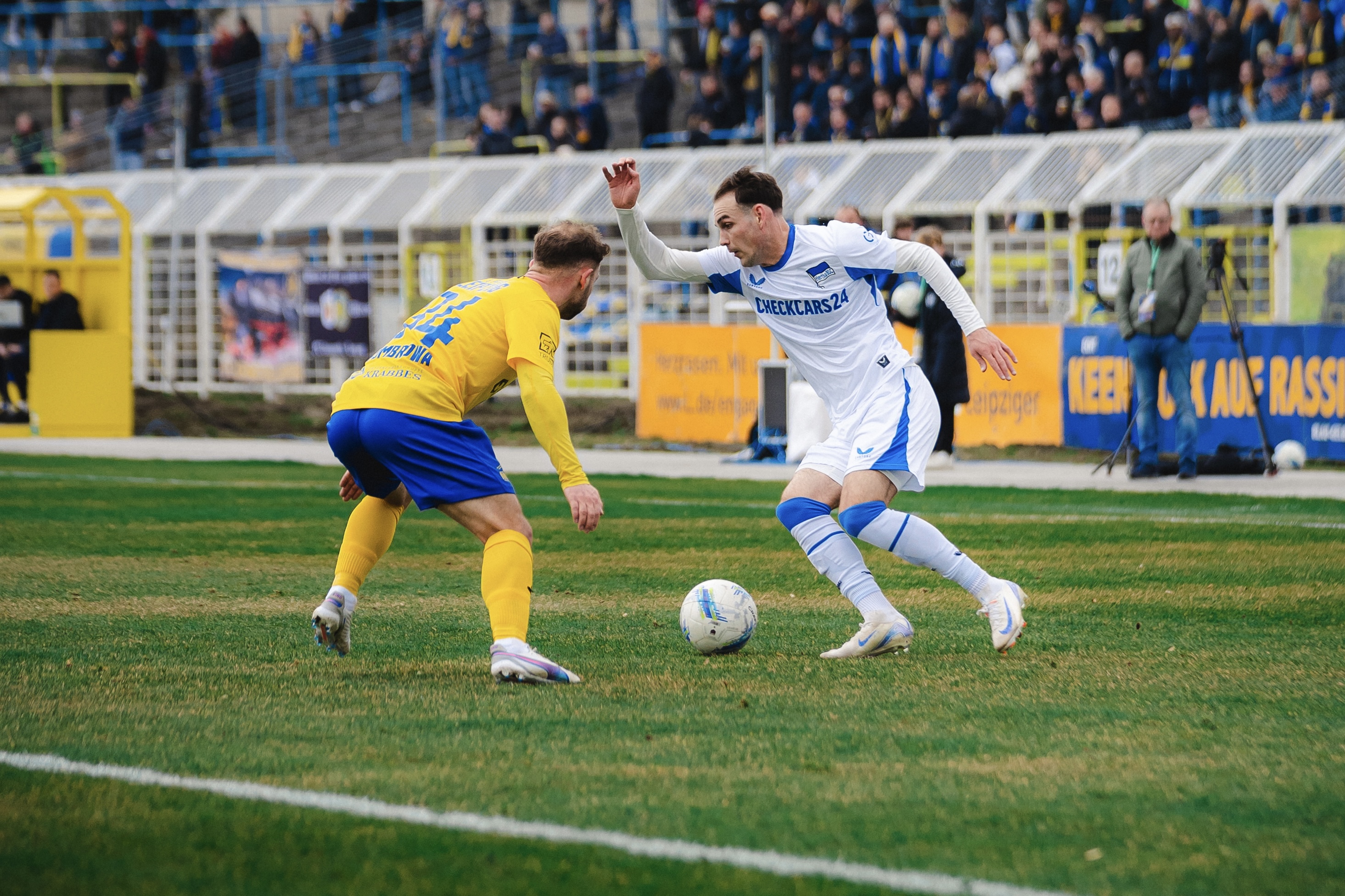 Shalva Ogbaidze im Zweikampf.