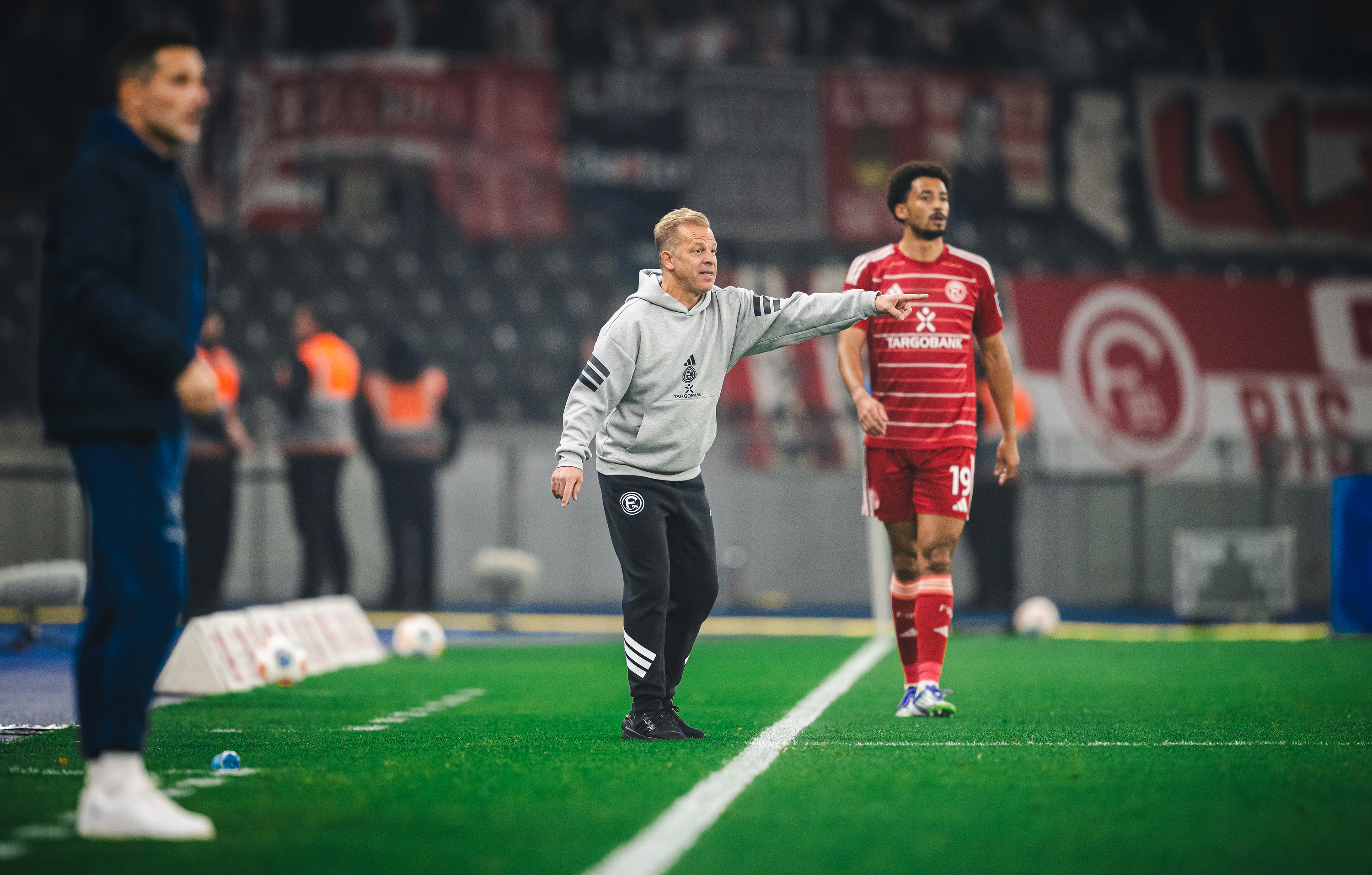 Markus Anfang und Emmanuel Iyoha im Berliner Olympiastadion.