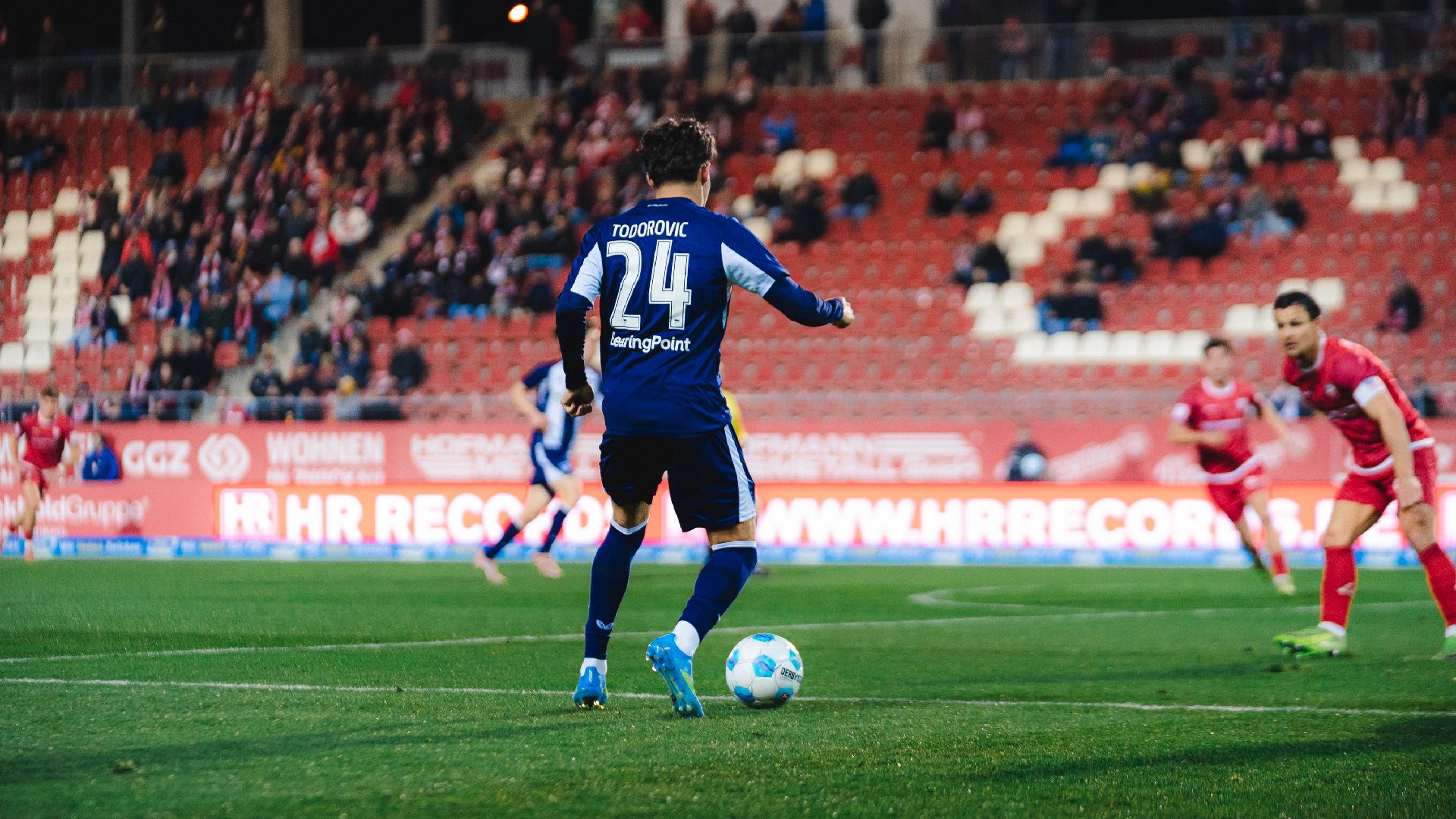 Kian Todorović in Zwickau am Ball.