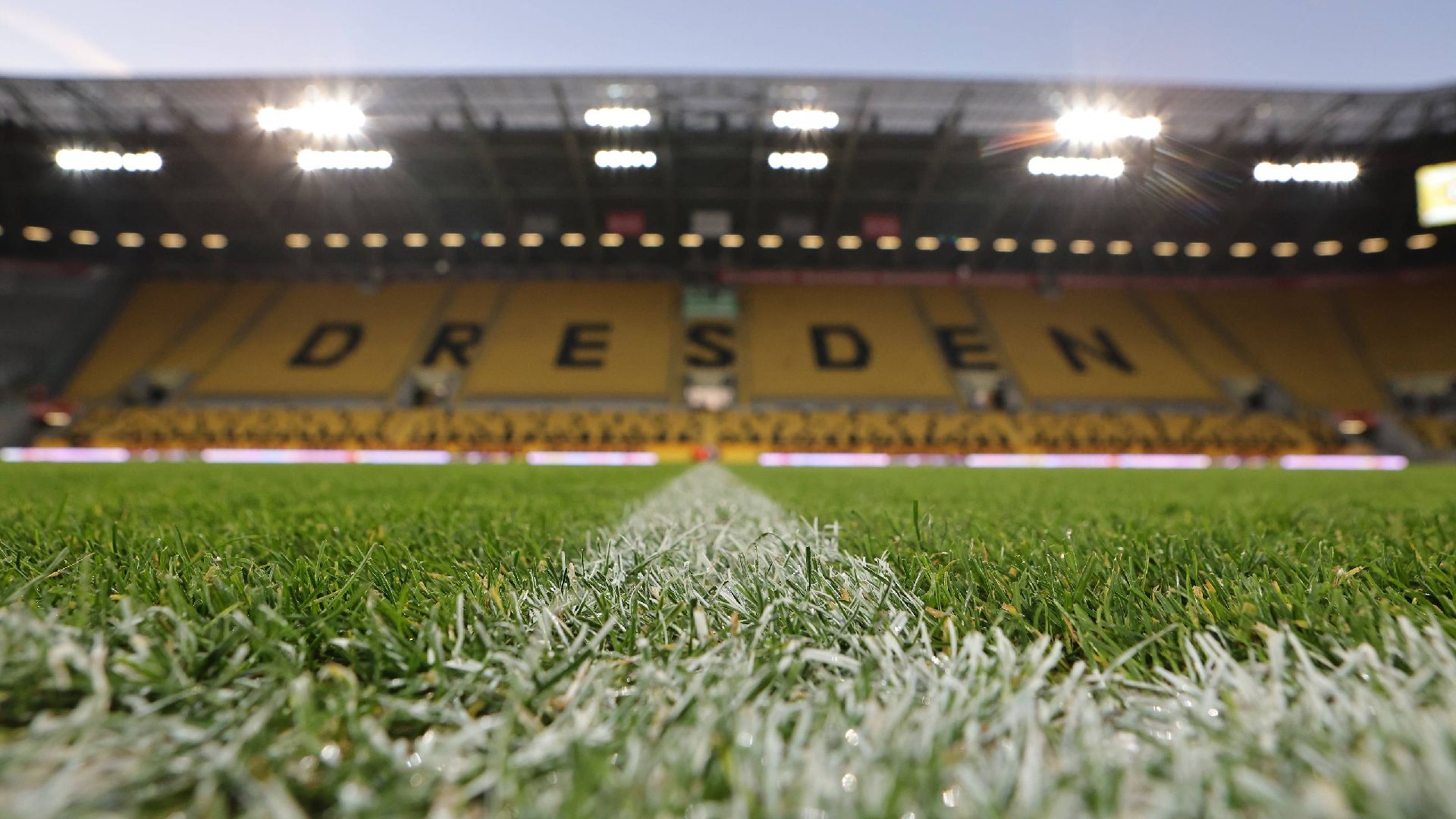 Das Rudolf-Harbig-Stadion in Dresden.