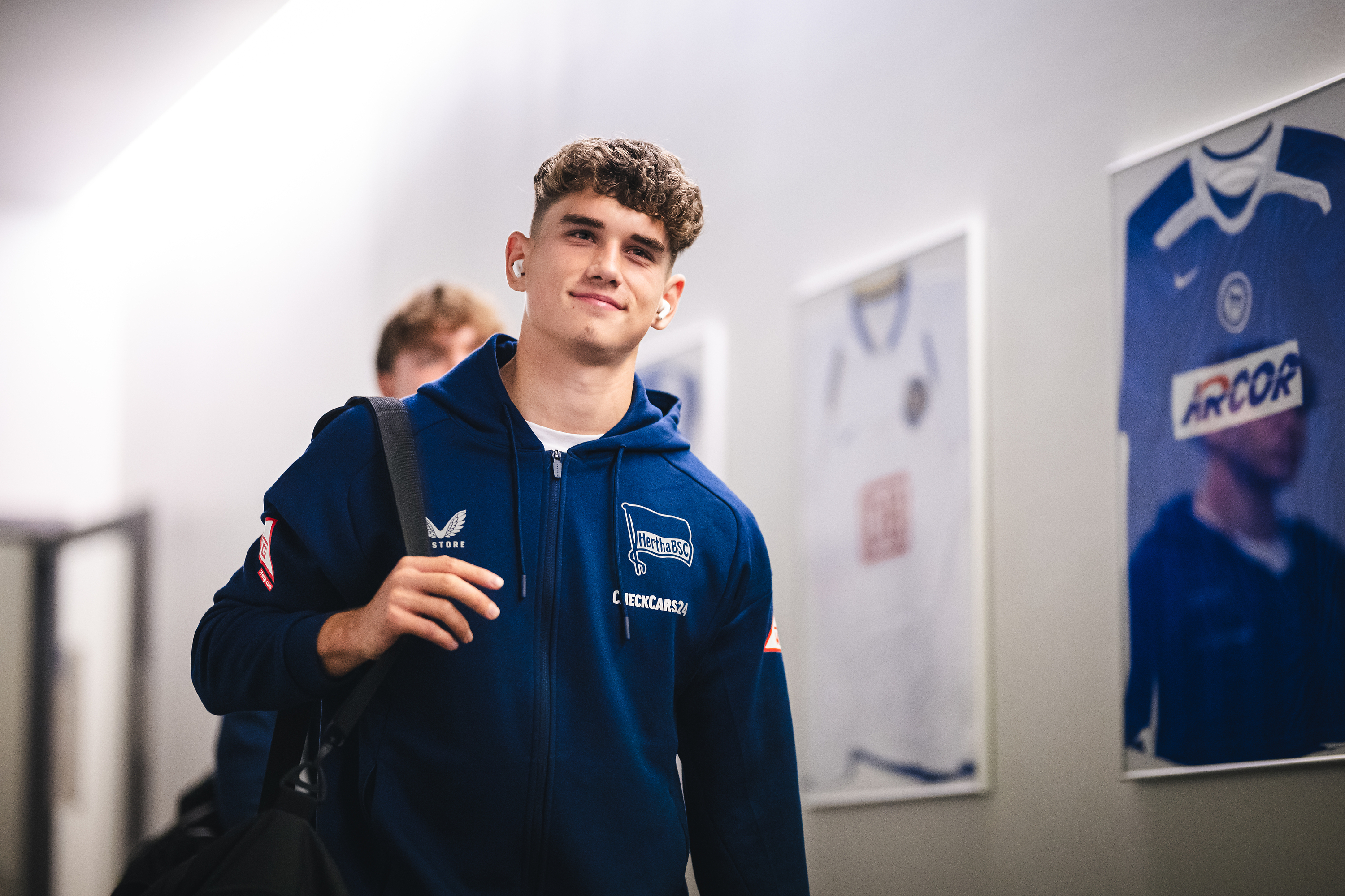 Janne Berner geht durchs Olympiastadion