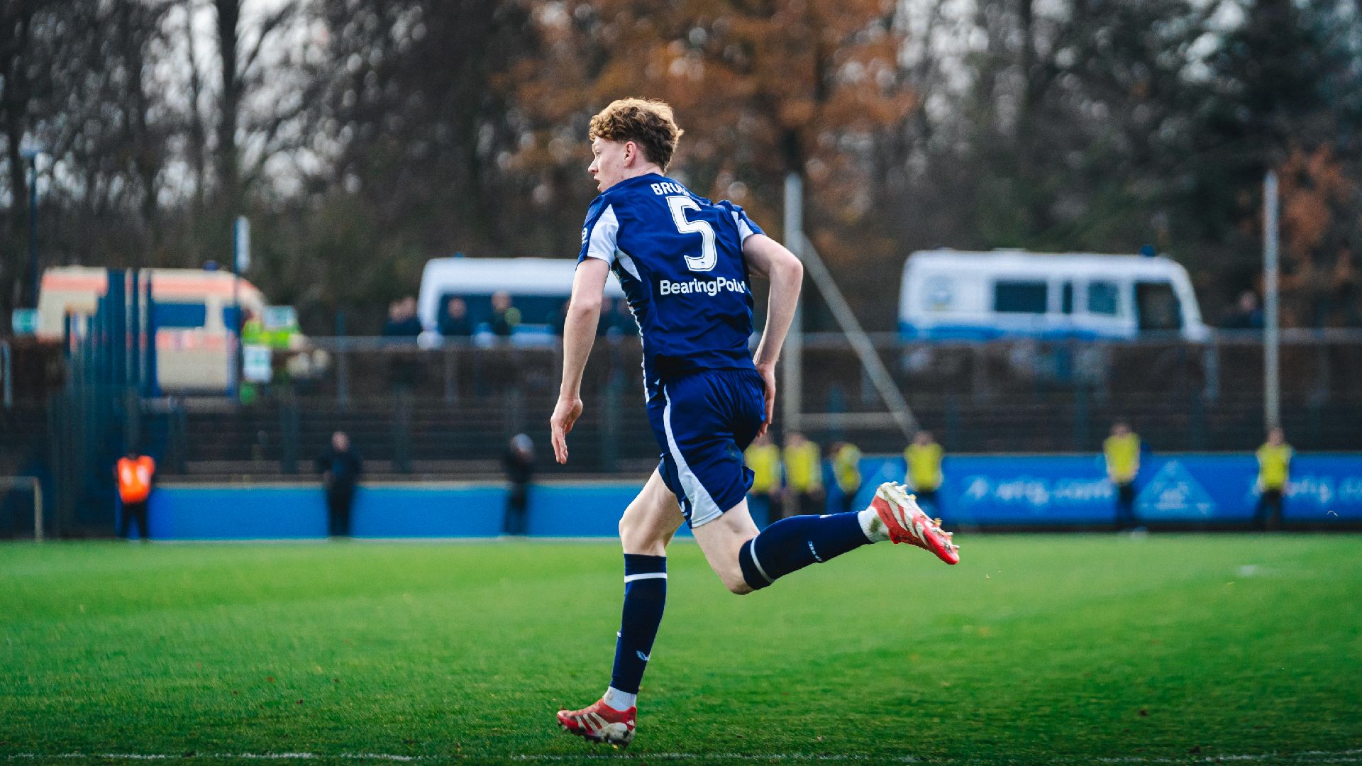 Mathis Bruns zieht einen Sprint an.