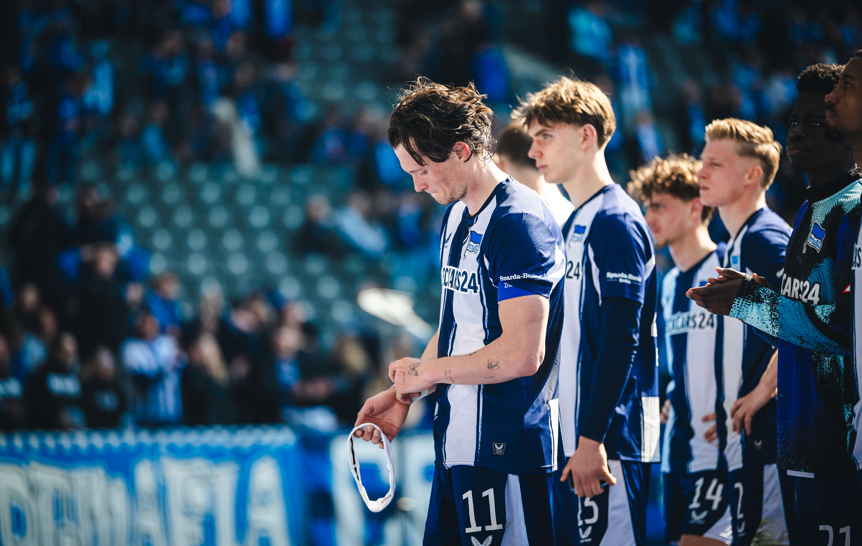 Fabian Reese und seine Mitspieler in der Ostkurve.