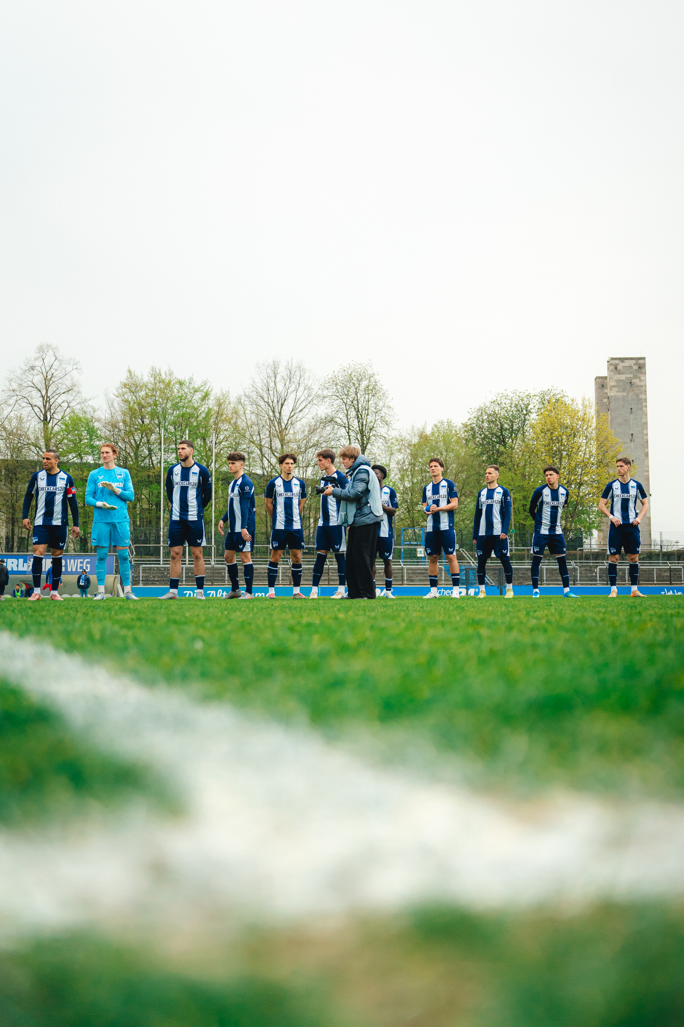 Unsere Mannschaft bei der Platzwahl im Stadion auf dem Wurfplatz/Amateurstadion.
