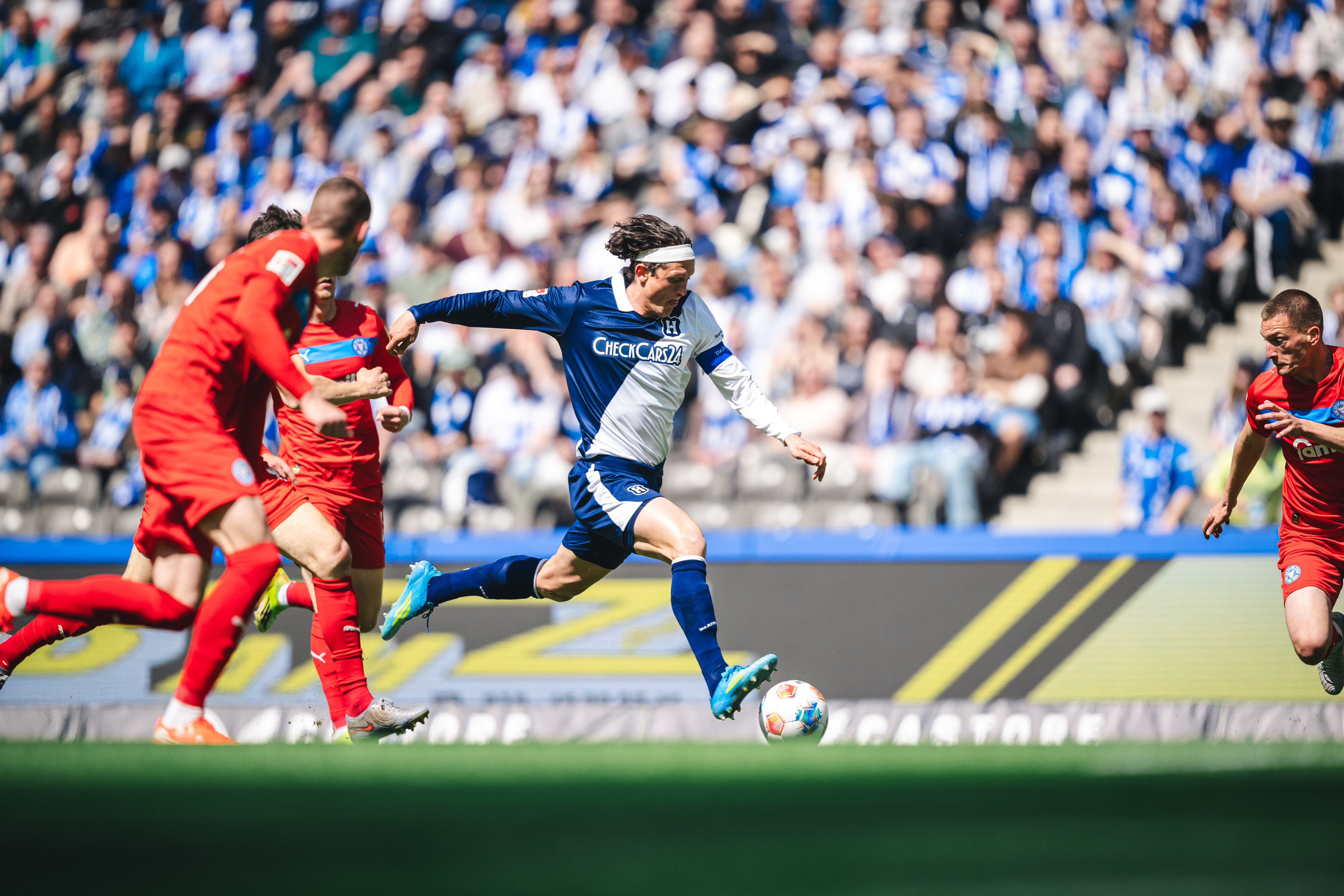 Fabian Reese bei einem Abschluss.