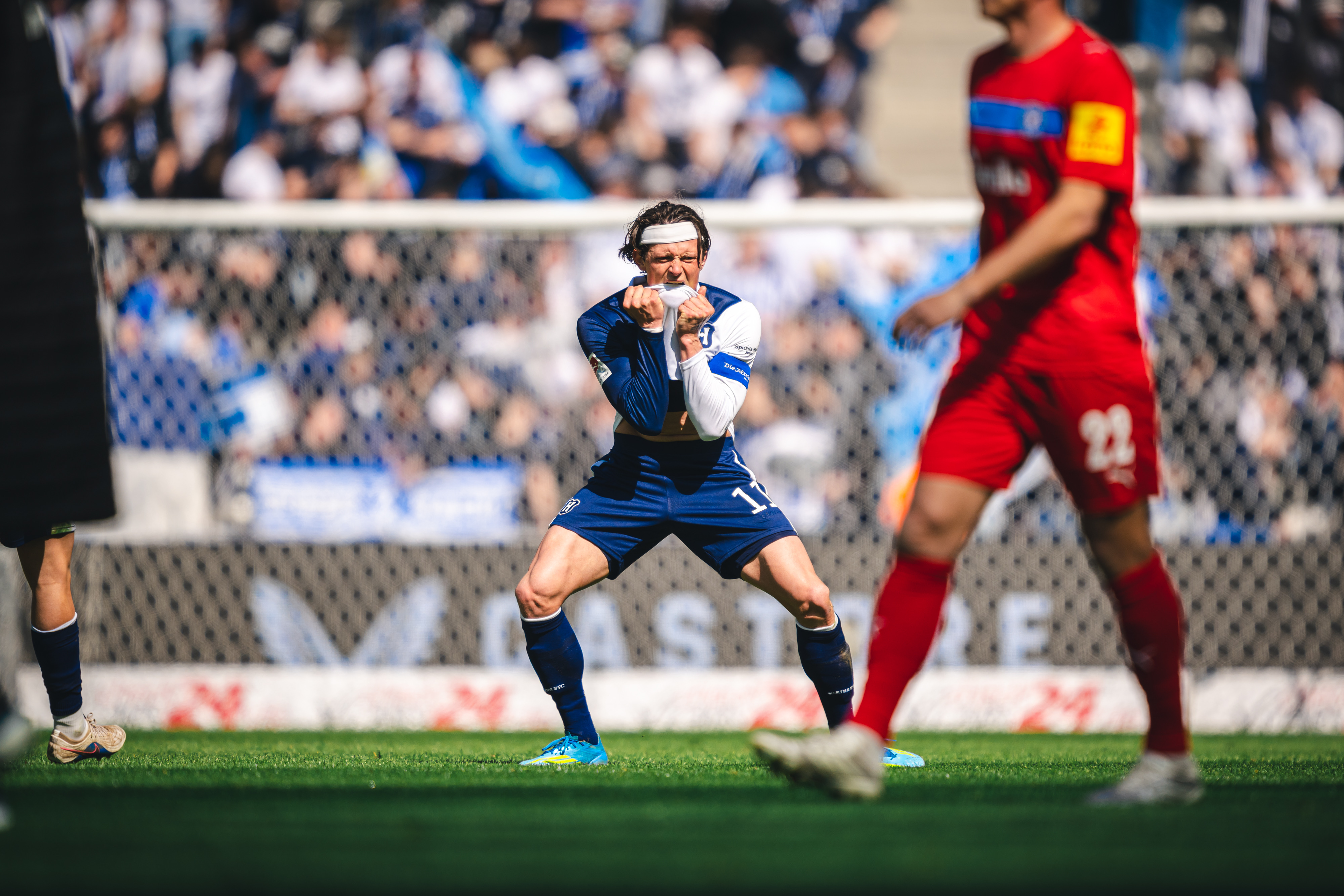 Fabian Reese lässt seinem Frust nach der Heimniederlage gegen Kiel freien Lauf.