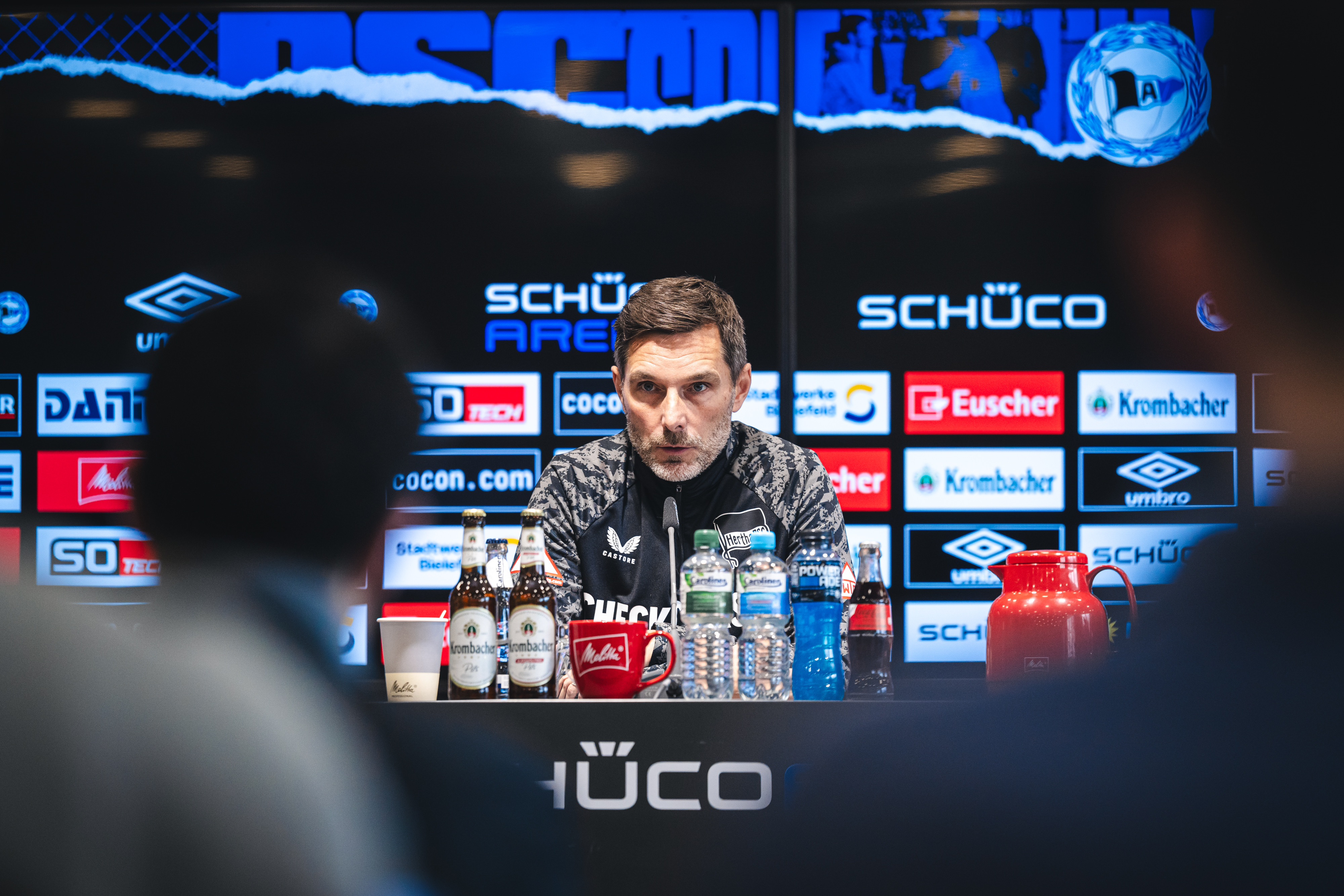 Stefan Leitl bei der Pressekonferenz.