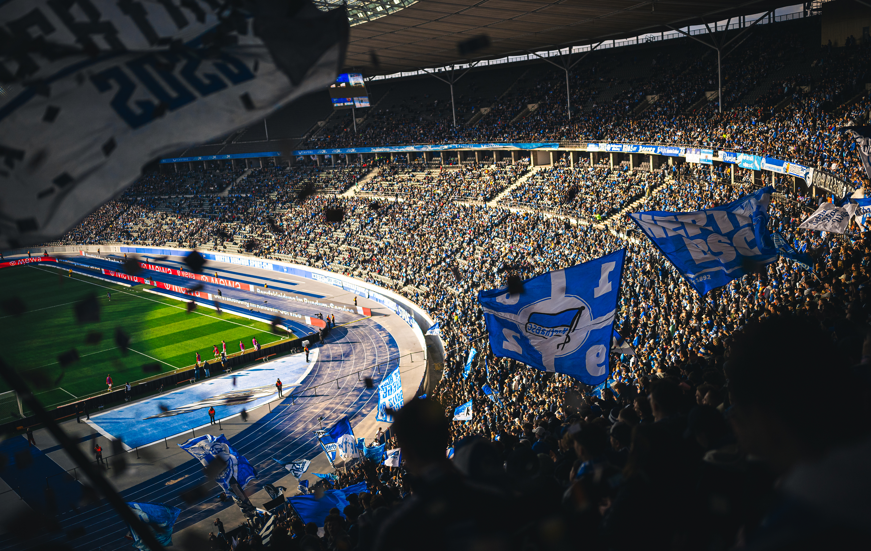 Blick aus der Ostkurve ins Olympiastadion.