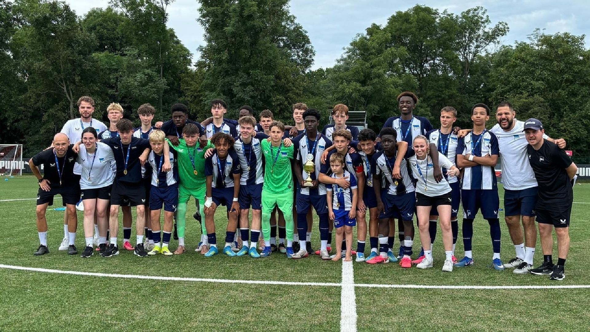 Teamfoto der U15-Junioren nach dem Spiel.