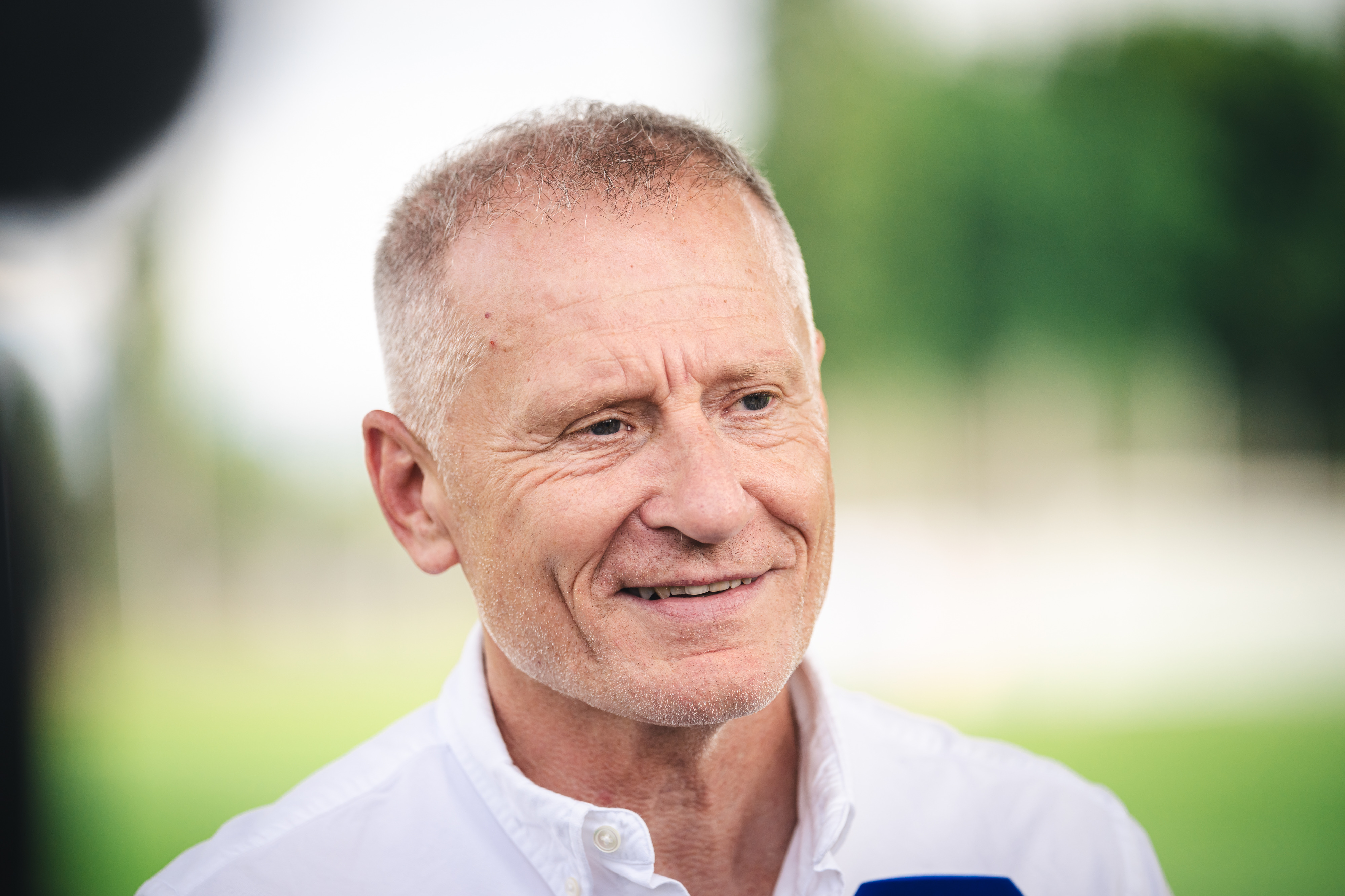 Dr. Peter Görlich in einer Medienrunde.