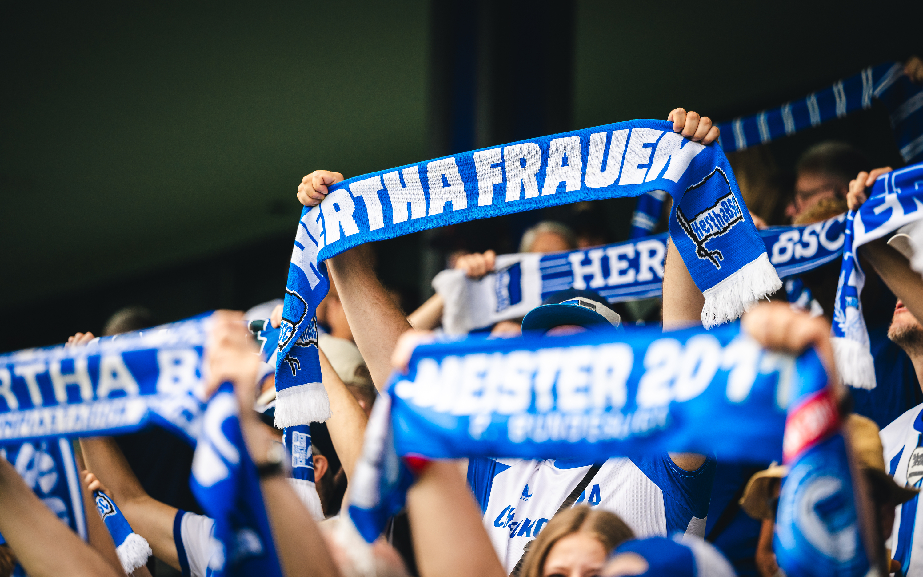 Schalparade bei einem Heimspiel unserer 1. Frauen.