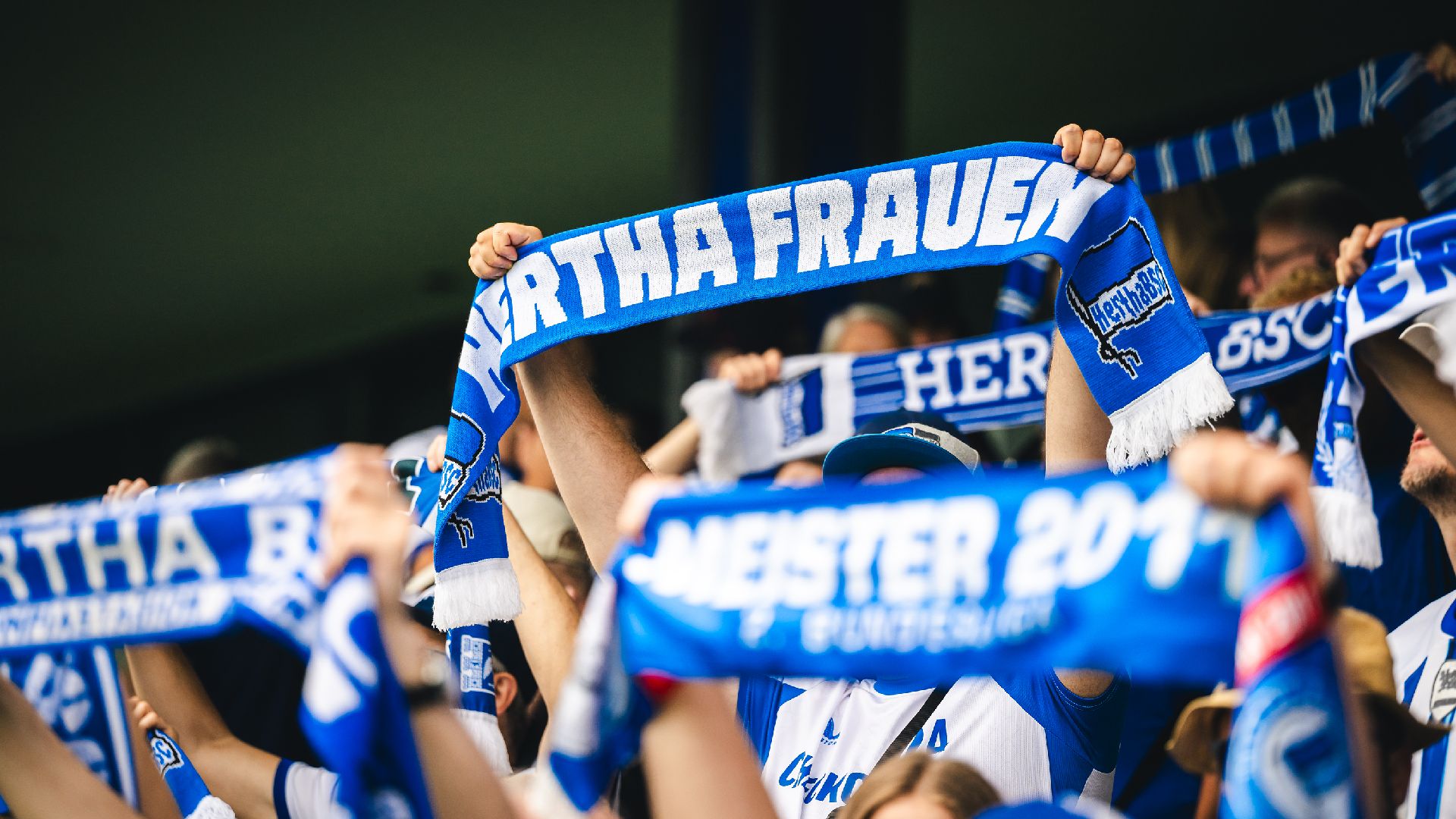 Schalparade bei einem Heimspiel unserer 1. Frauen.