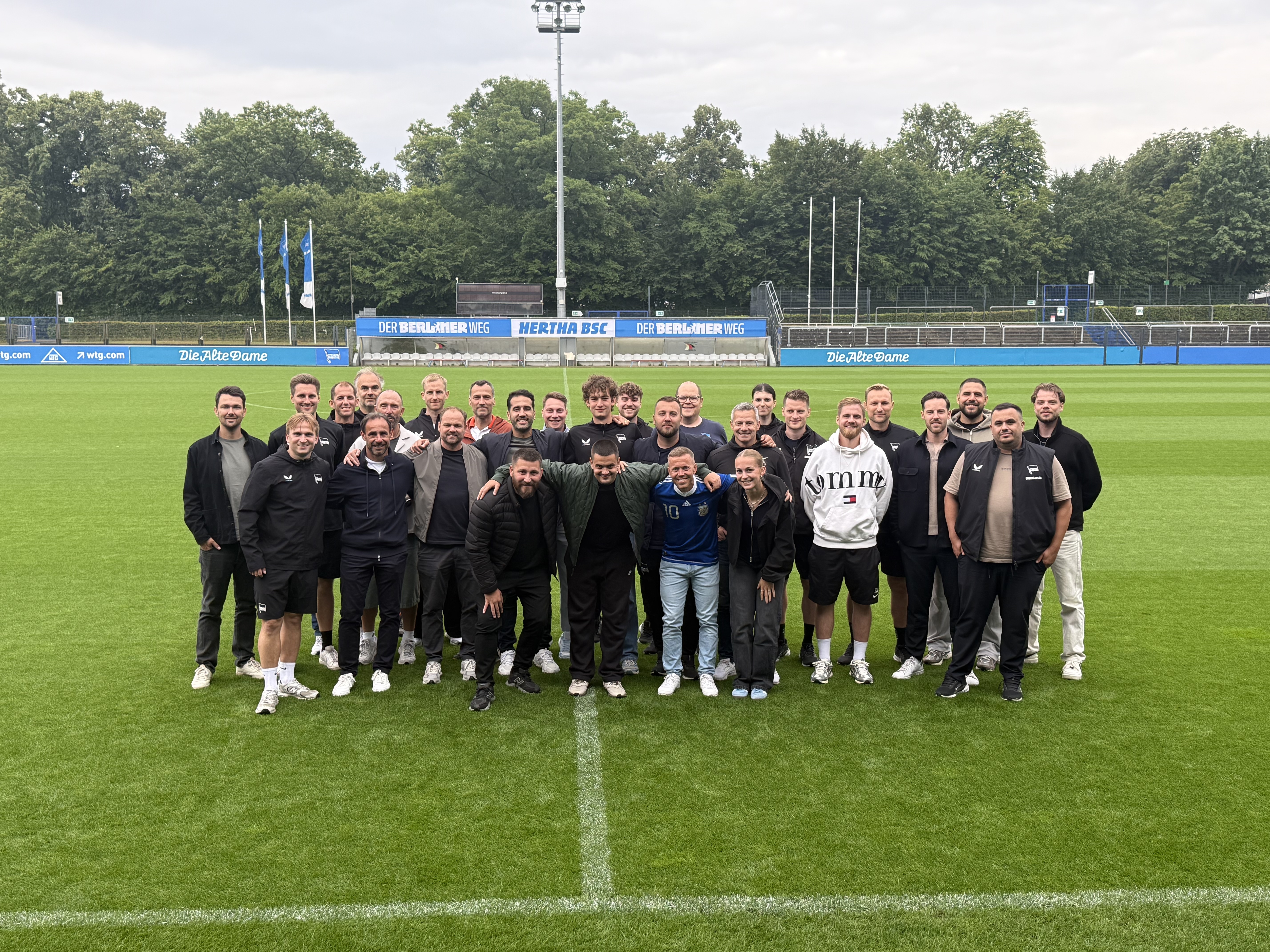 Die Teilnehmenden des Season Kick-Offs.