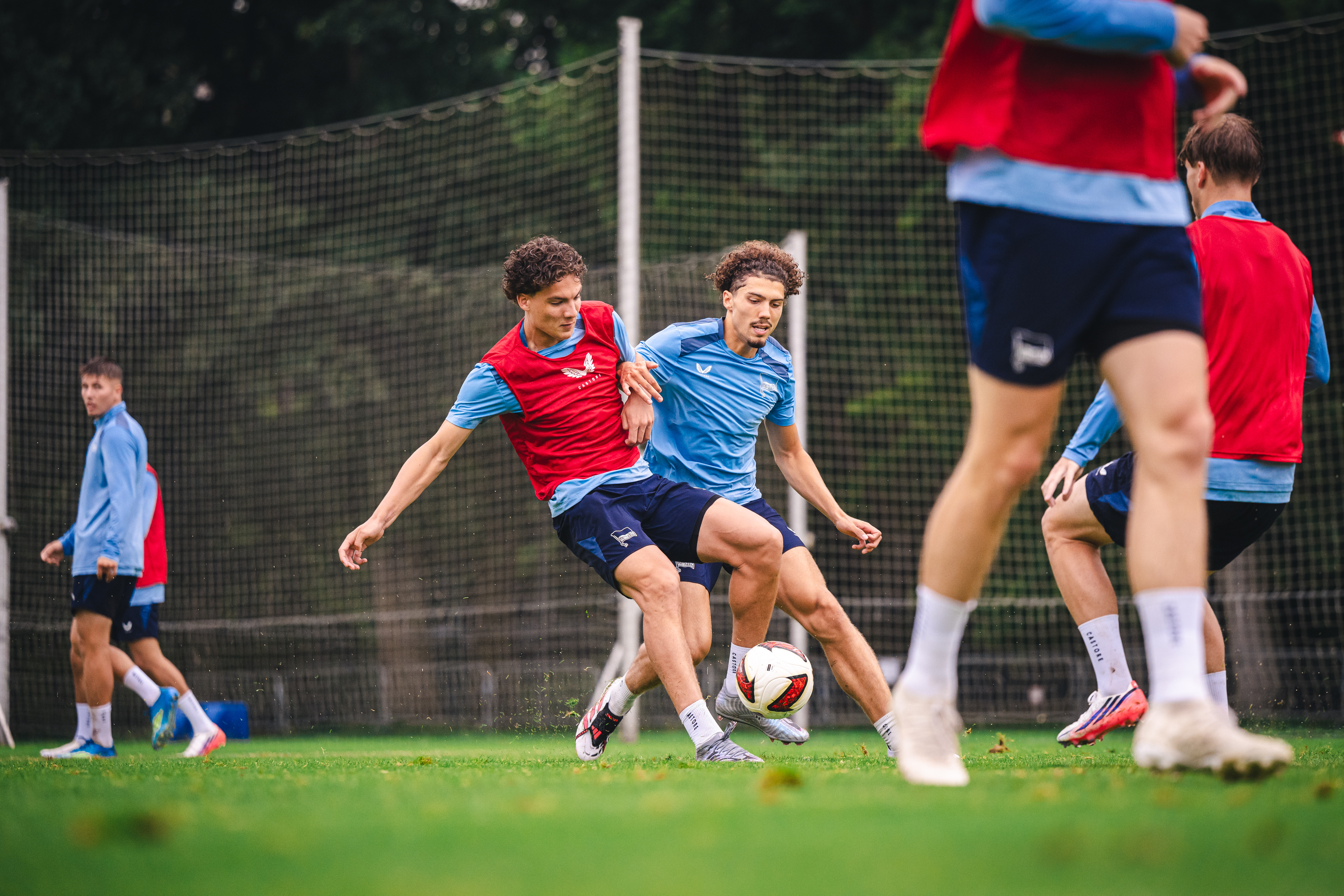 Ein Zweikampf beim Training.