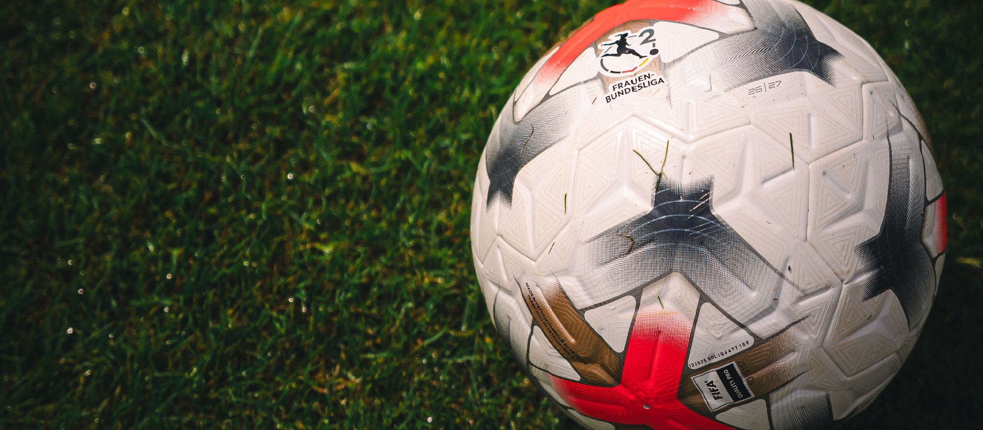 Ein Spielball der 2. Bundesliga.