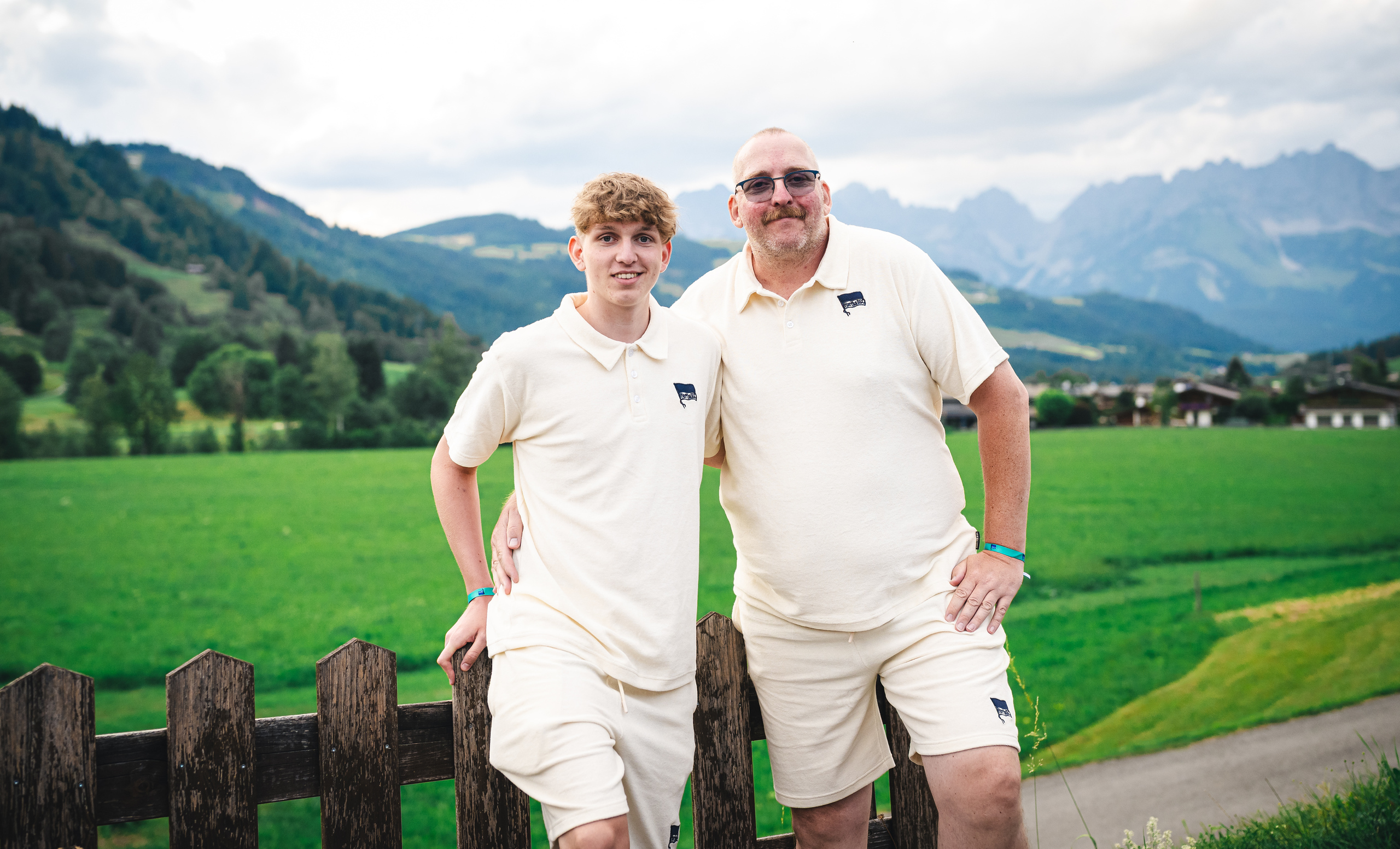 Die Herthaner Dylan und Steffen.