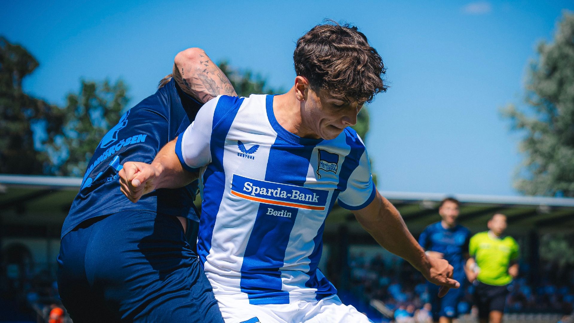 Intensiver Zweikampf im Duell unserer U23 mit dem Chemnitzer FC.