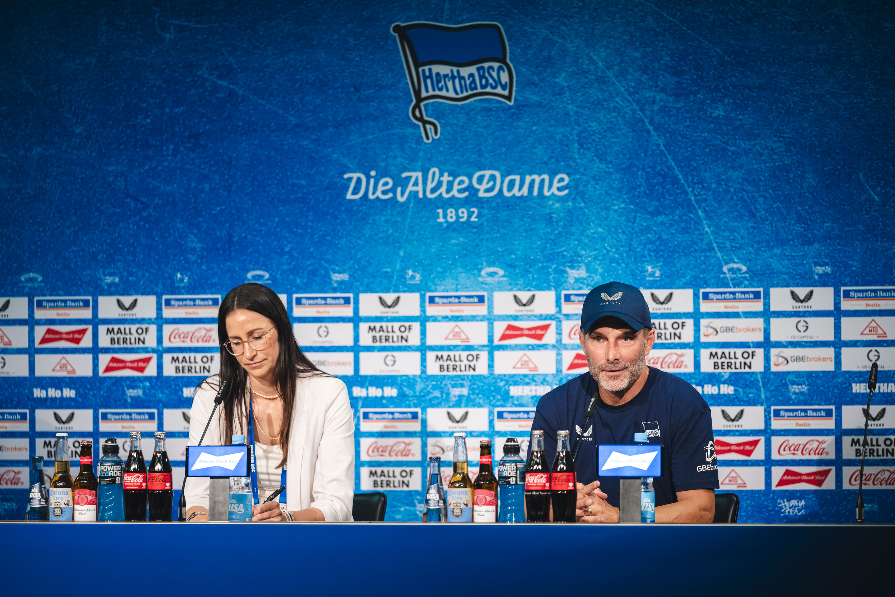 Stafan Leitl und Vera Krings bei der Pressekonferenz nach dem Heimspiel gegen Heidenheim..