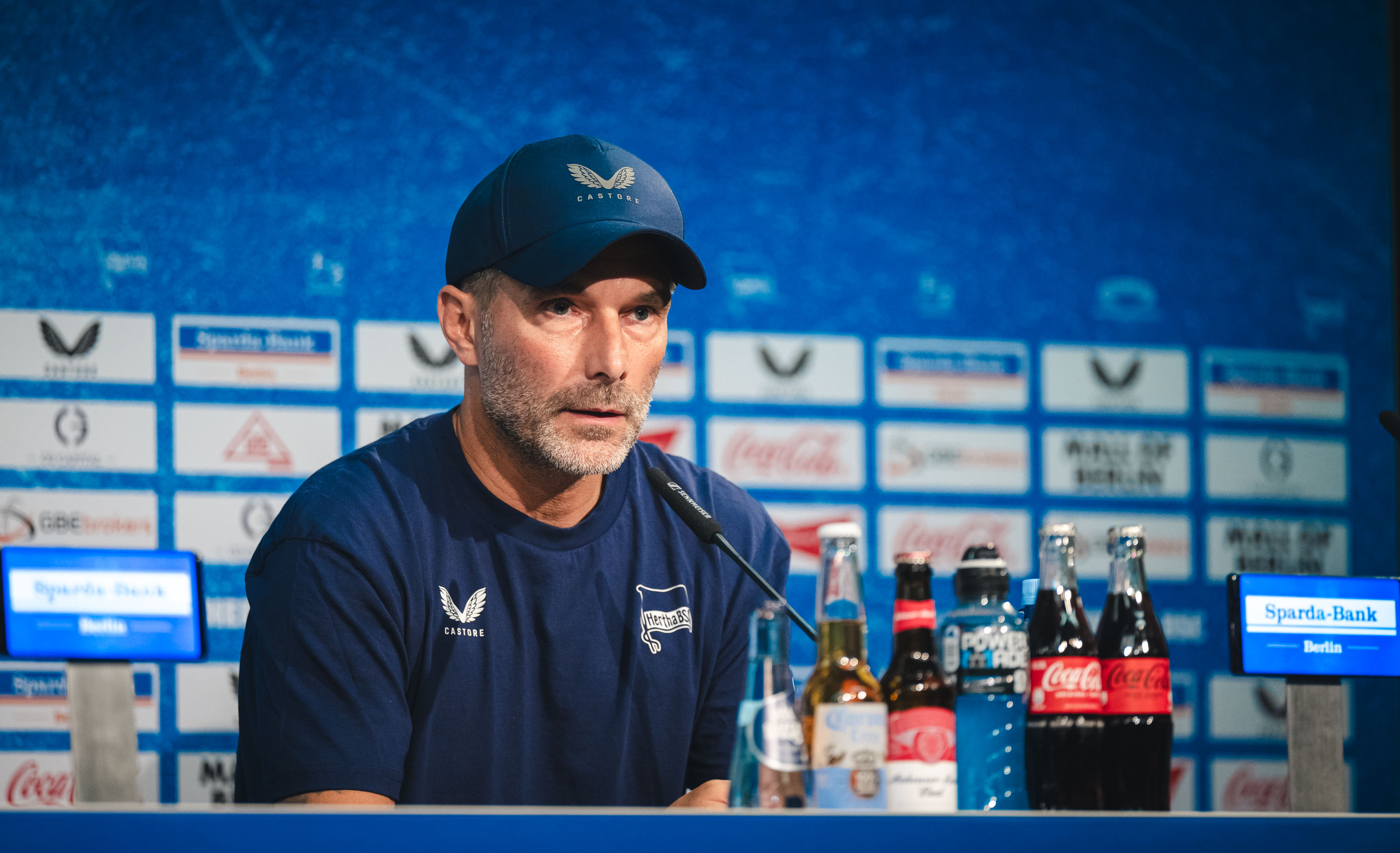 Stafan Leitl bei der Pressekonferenz nach dem Heimspiel gegen Heidenheim..
