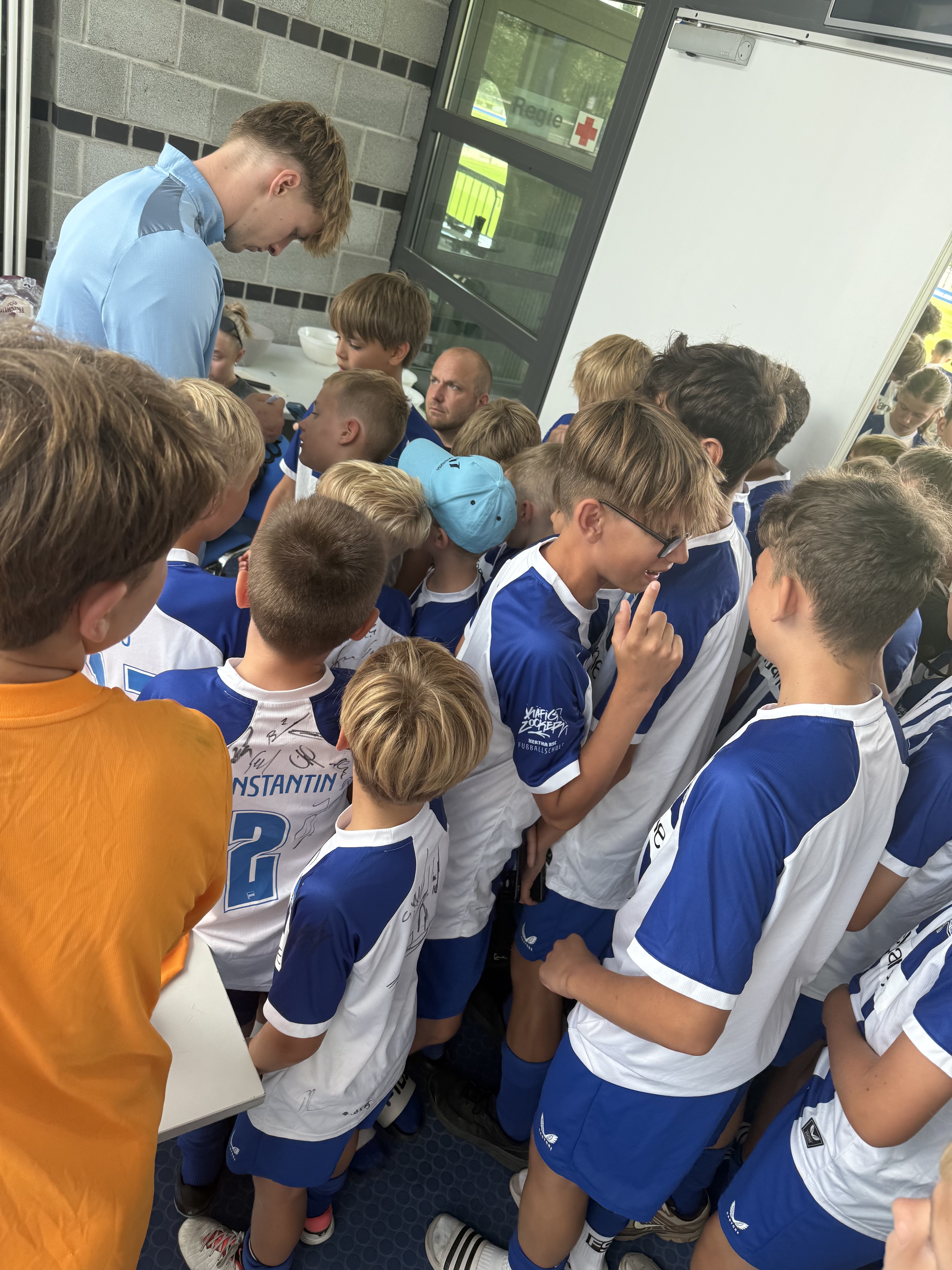 Eine Gruppe junger Herthaner im Sommercamp IV.