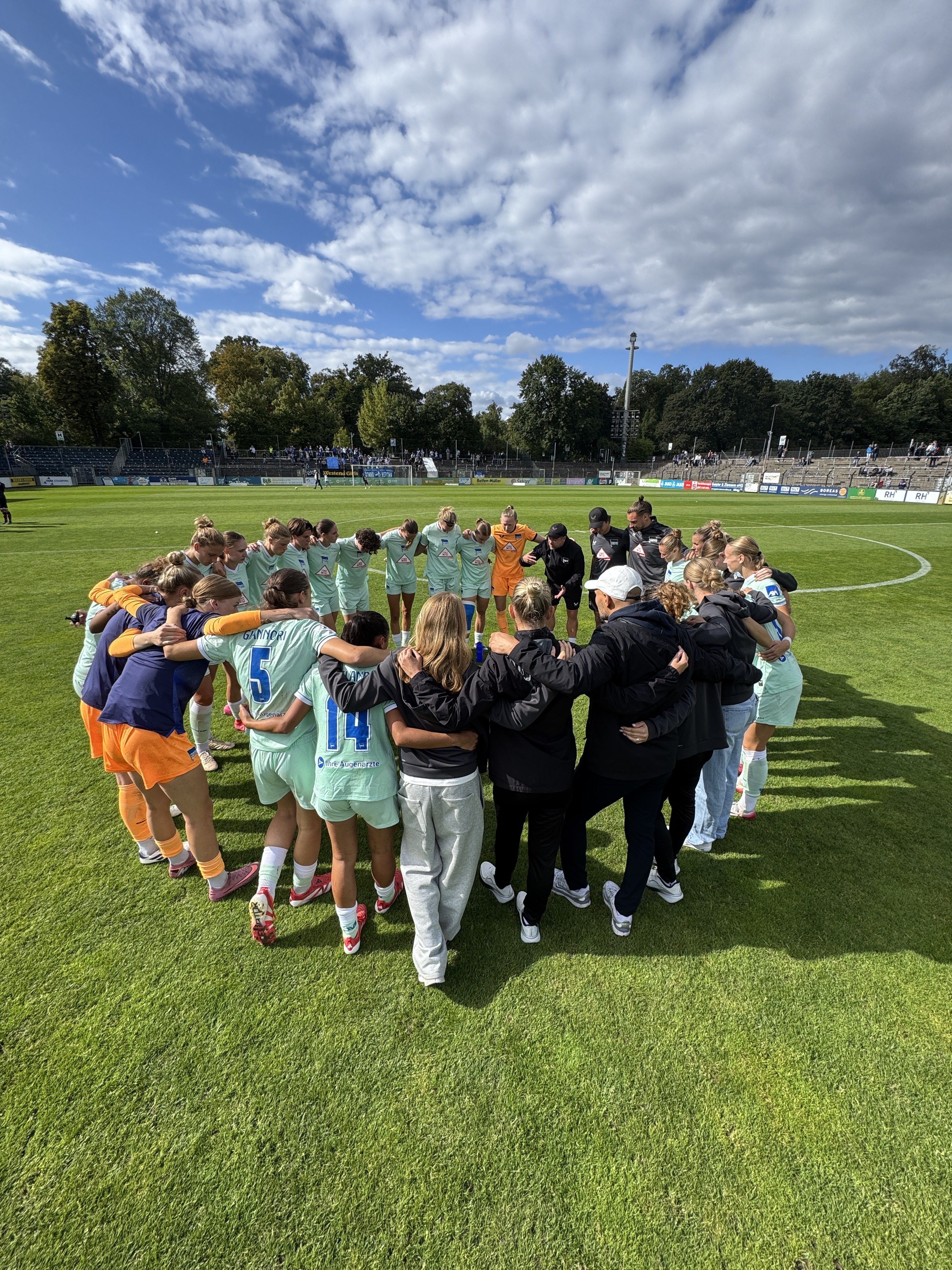 Teamkreis unserer Herthanerinnen in Potsdam.