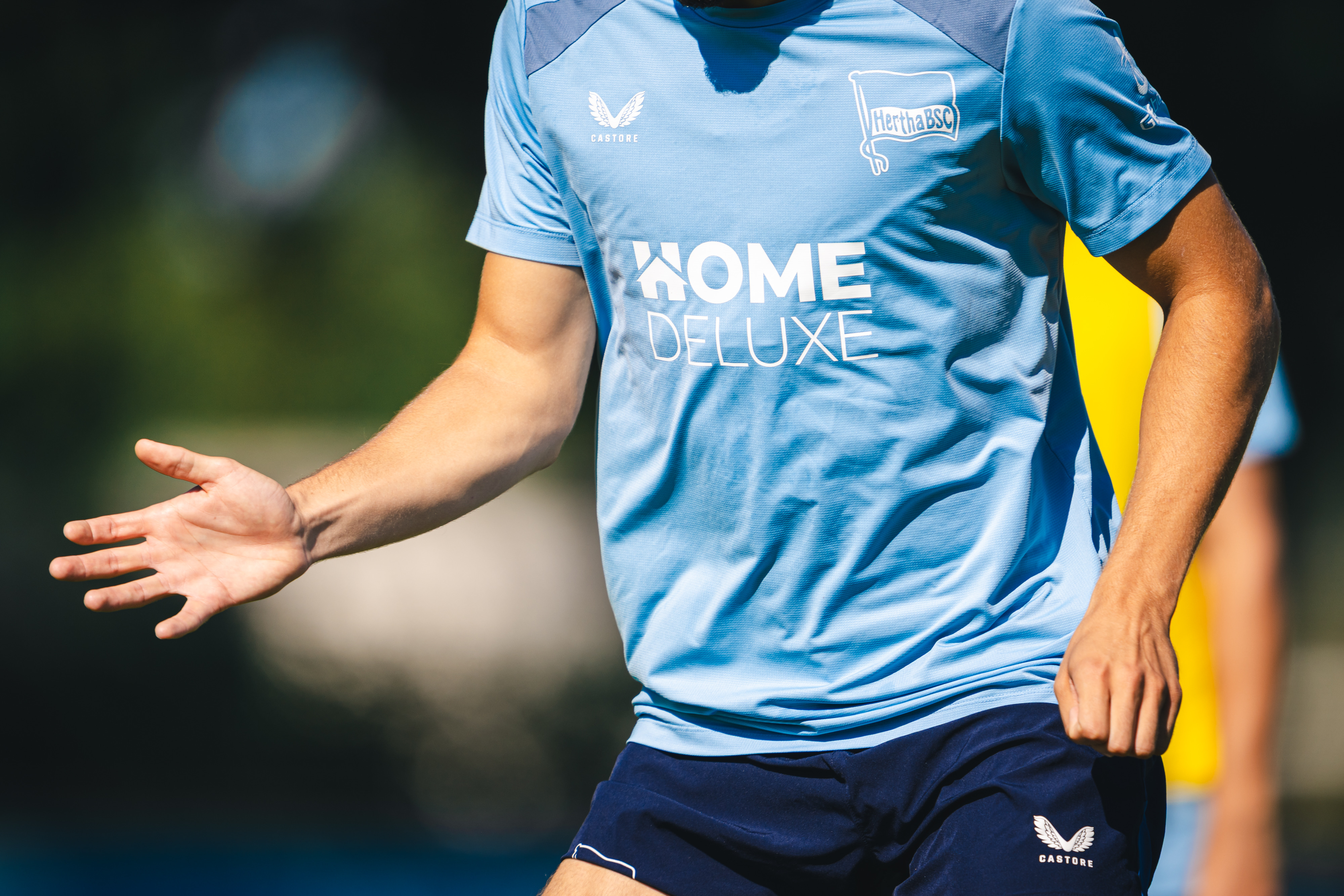 Trainingsshirt mit Home Deluxe-Flock.