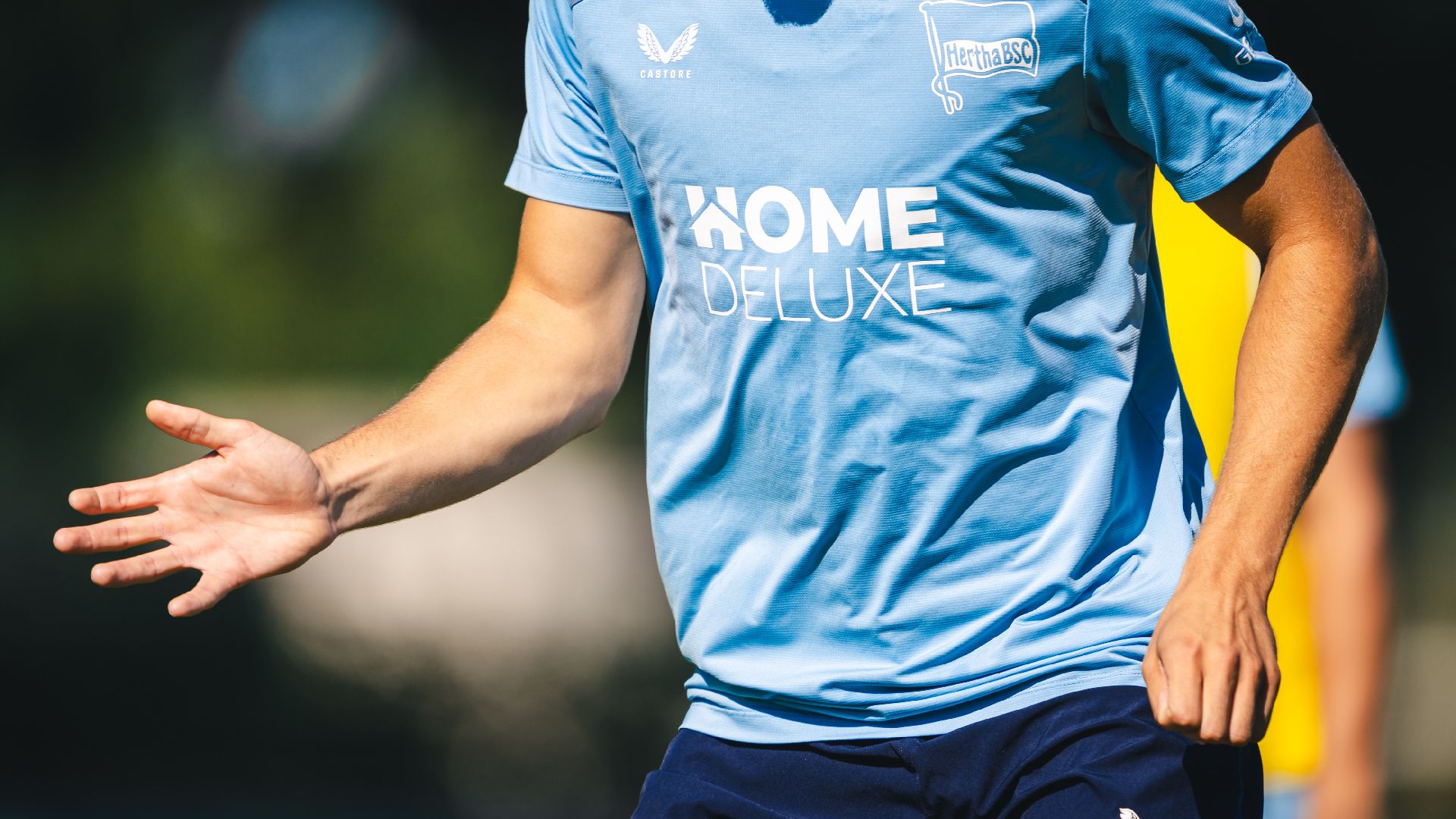 Trainingsshirt mit Home Deluxe-Flock.